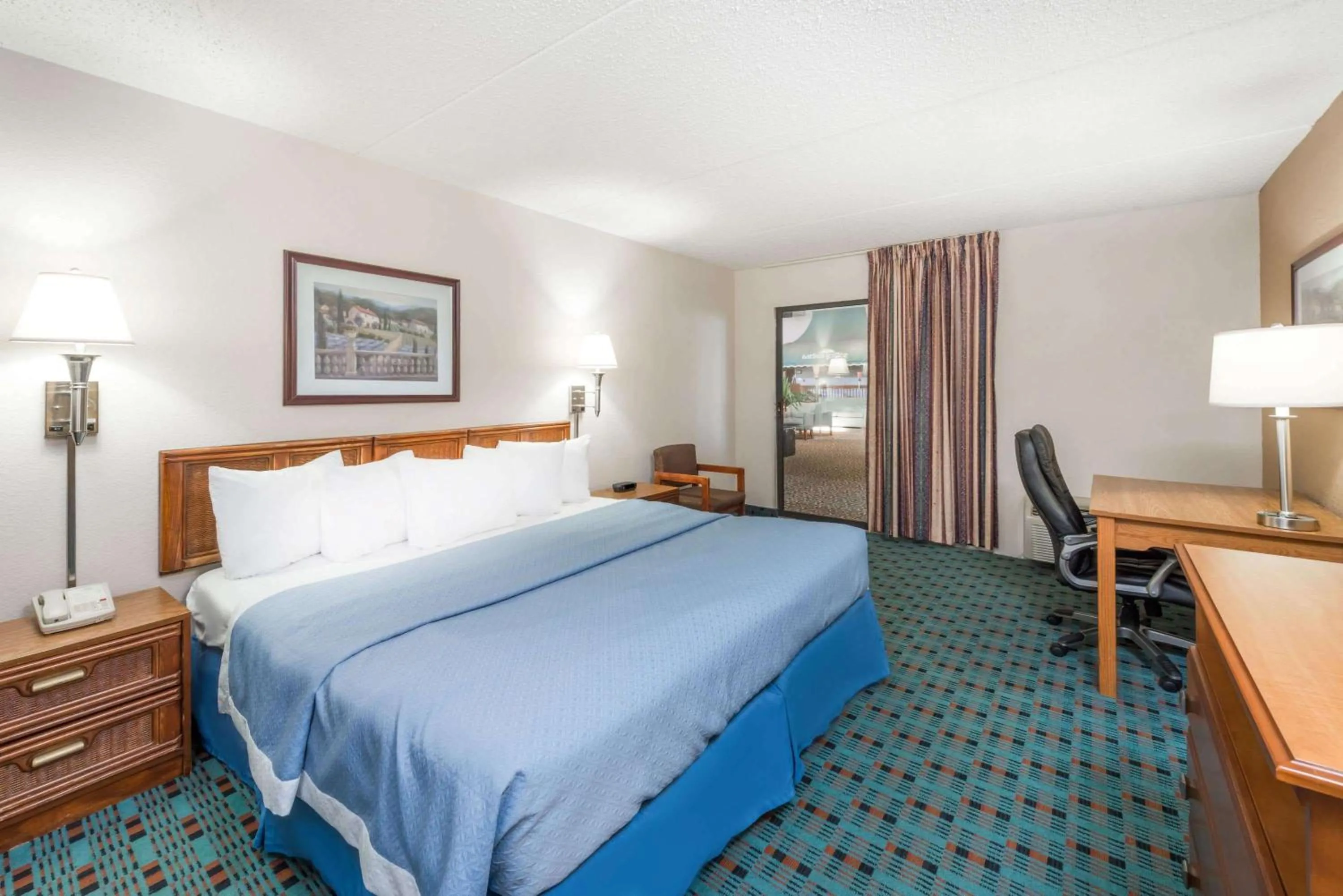 Photo of the whole room in Days Inn by Wyndham Kirksville