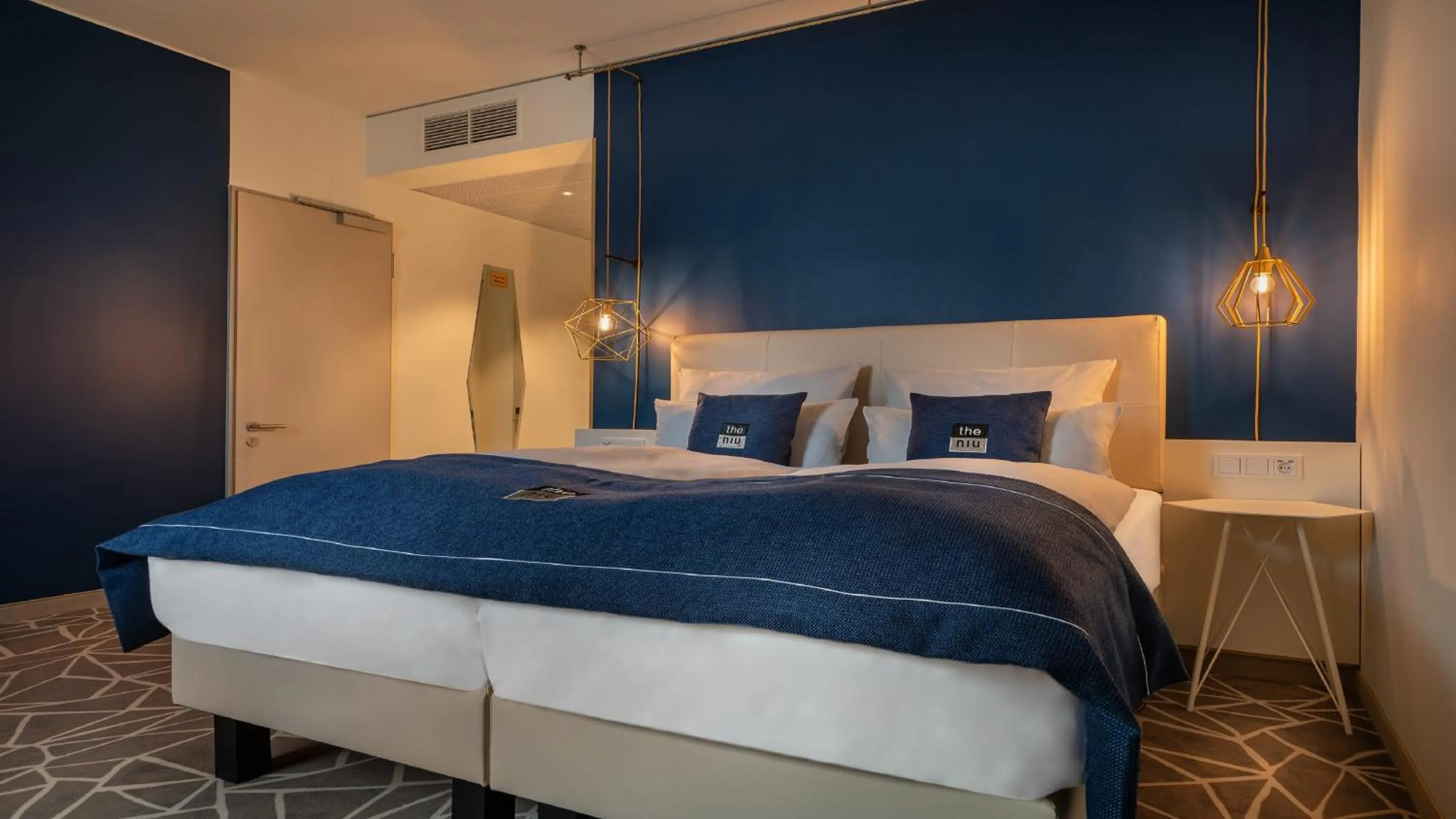 Photo of the whole room, Bed in Holiday Inn - the niu, Ridge Halle Central Station by IHG