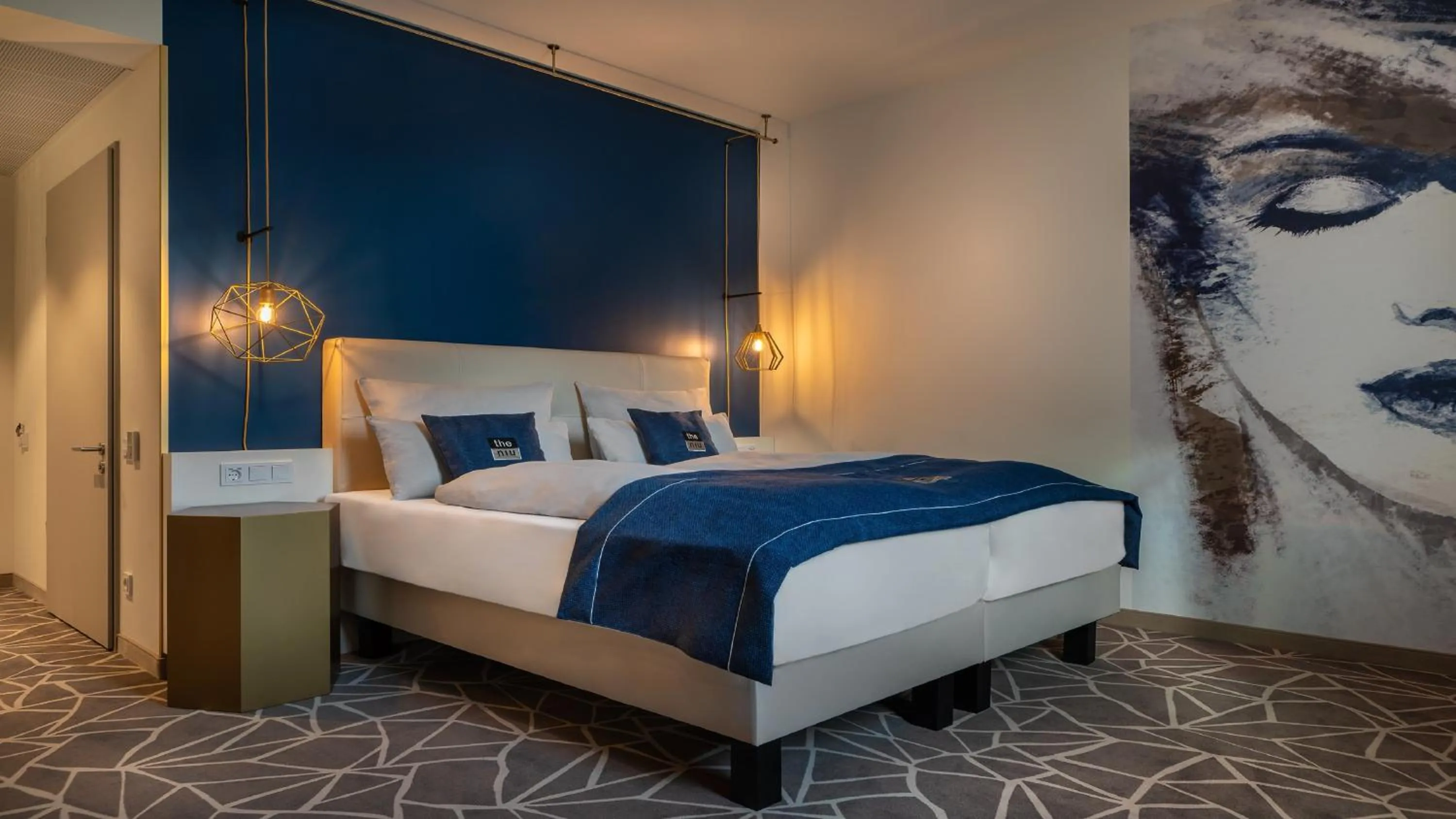 Photo of the whole room, Bed in Holiday Inn - the niu, Ridge Halle Central Station by IHG