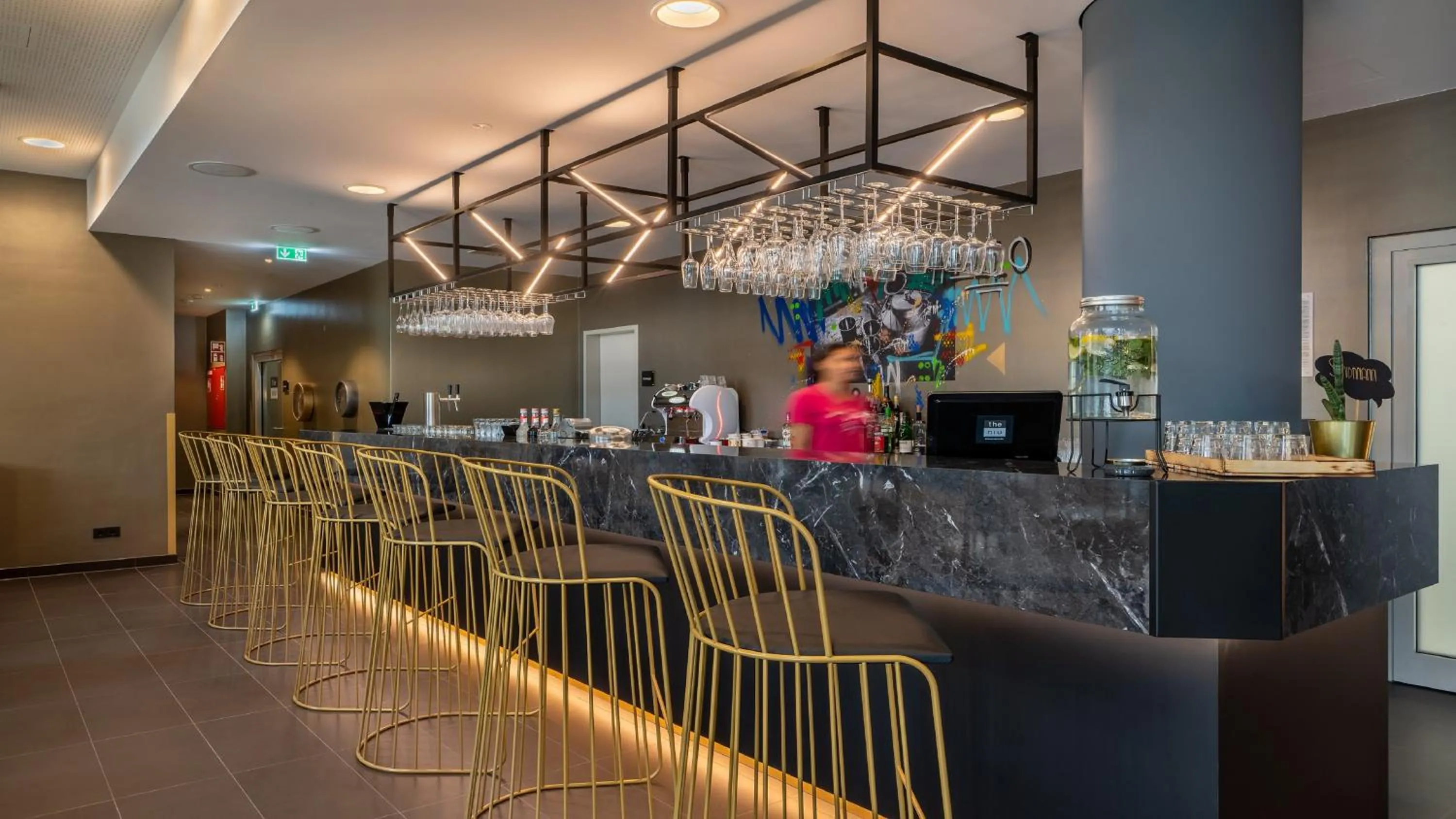 Lounge or bar in Holiday Inn - the niu, Ridge Halle Central Station by IHG