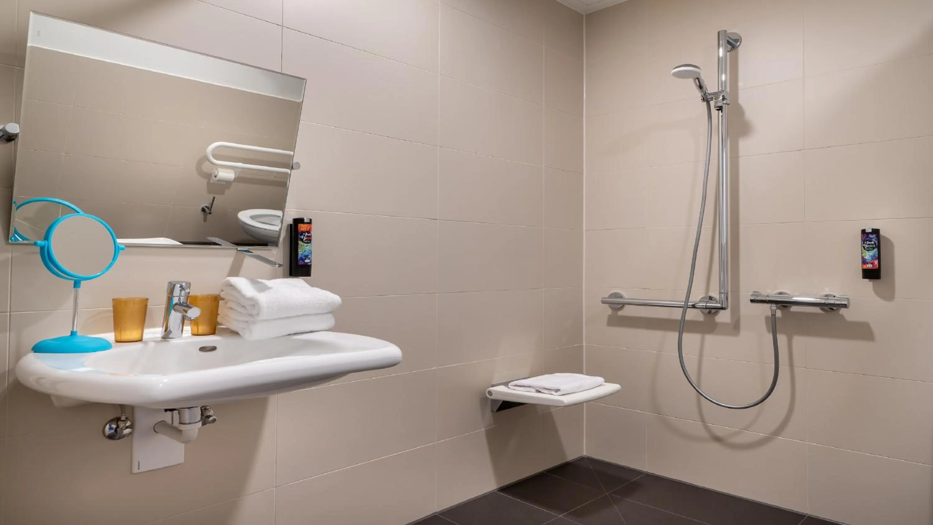 Bathroom in Holiday Inn - the niu, Ridge Halle Central Station by IHG