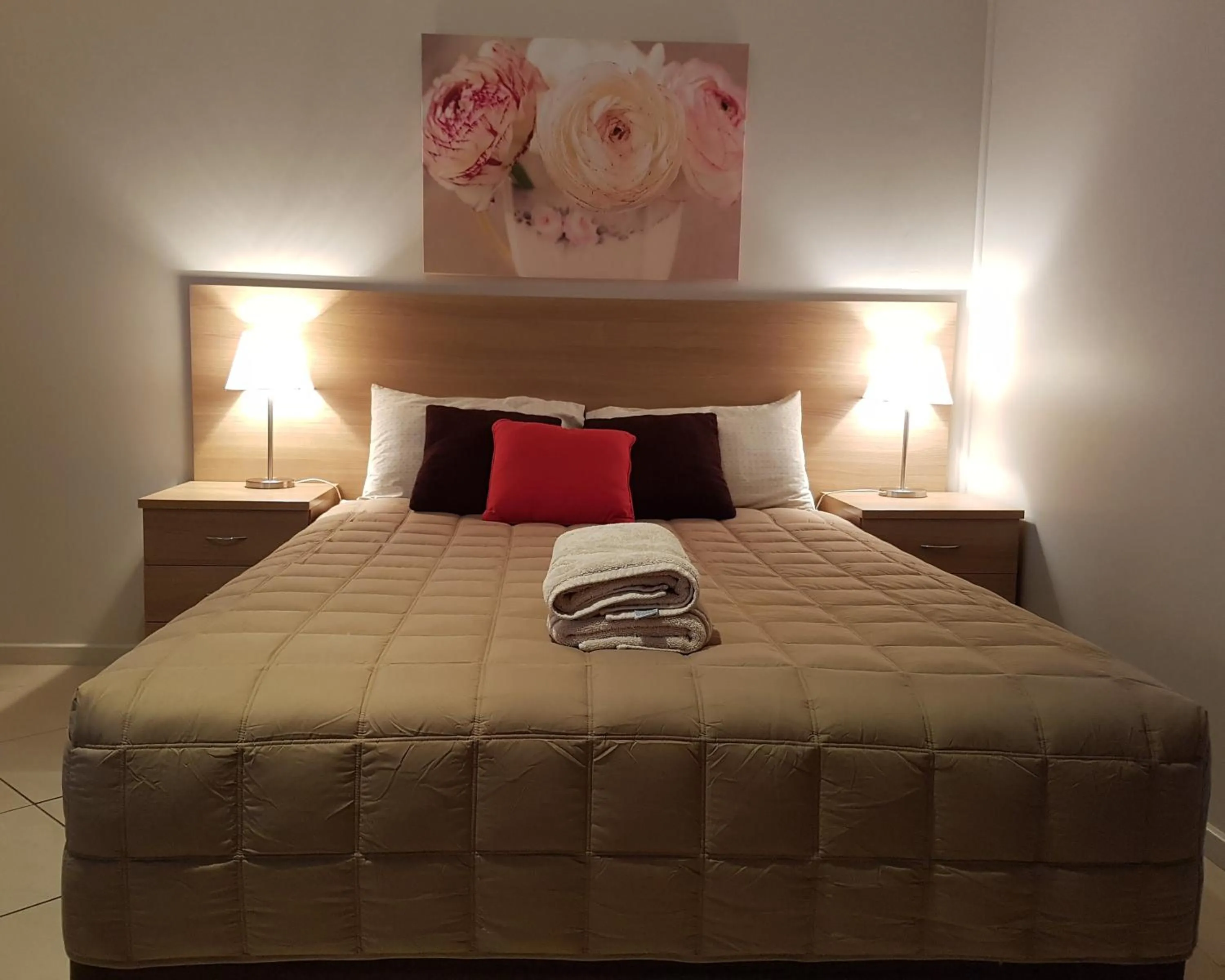 Decorative detail, Bed in Central Motel Nelson Bay