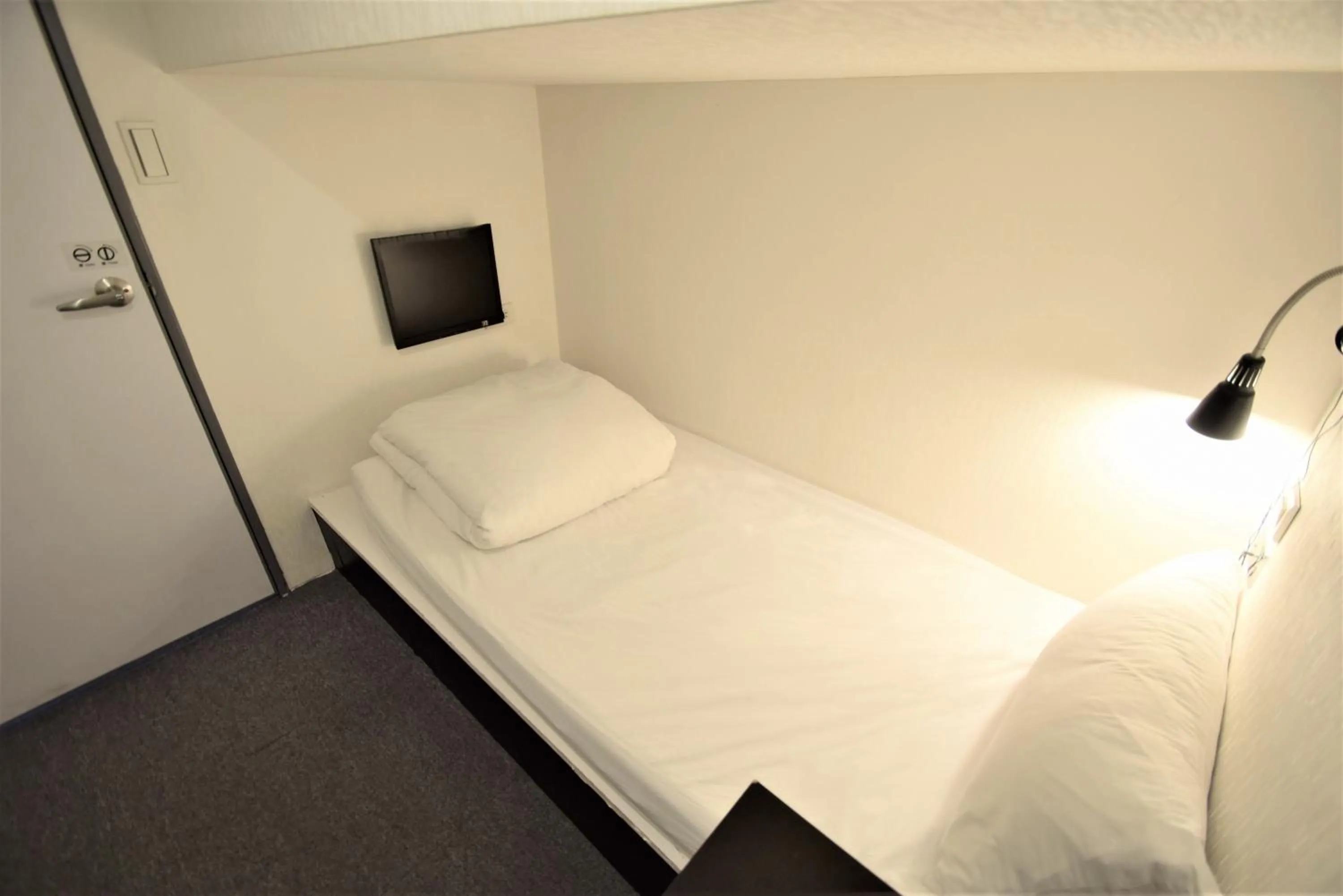 bunk bed, Bed in Inn Cube - Taipei Main Station