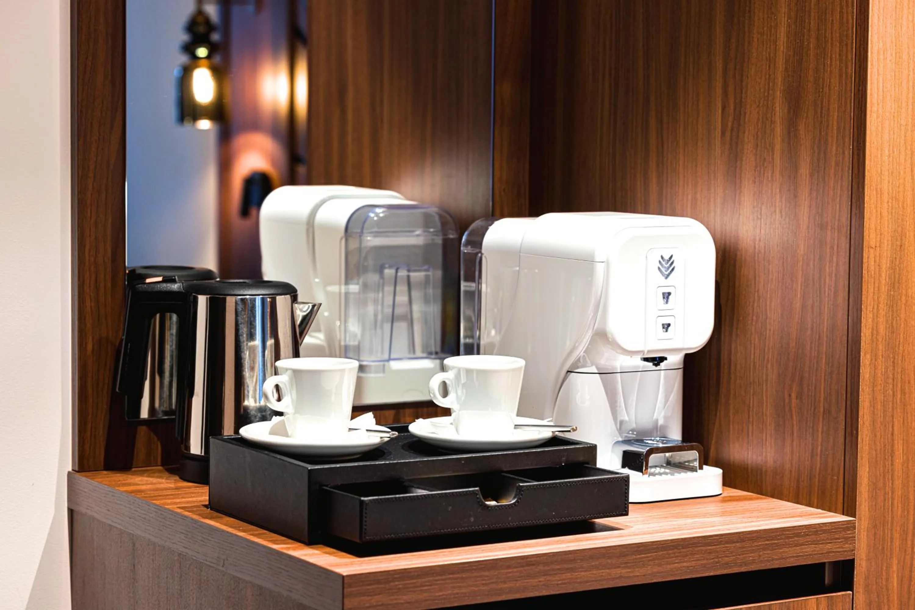 Coffee/tea facilities in Hôtel Apollinaire Nice