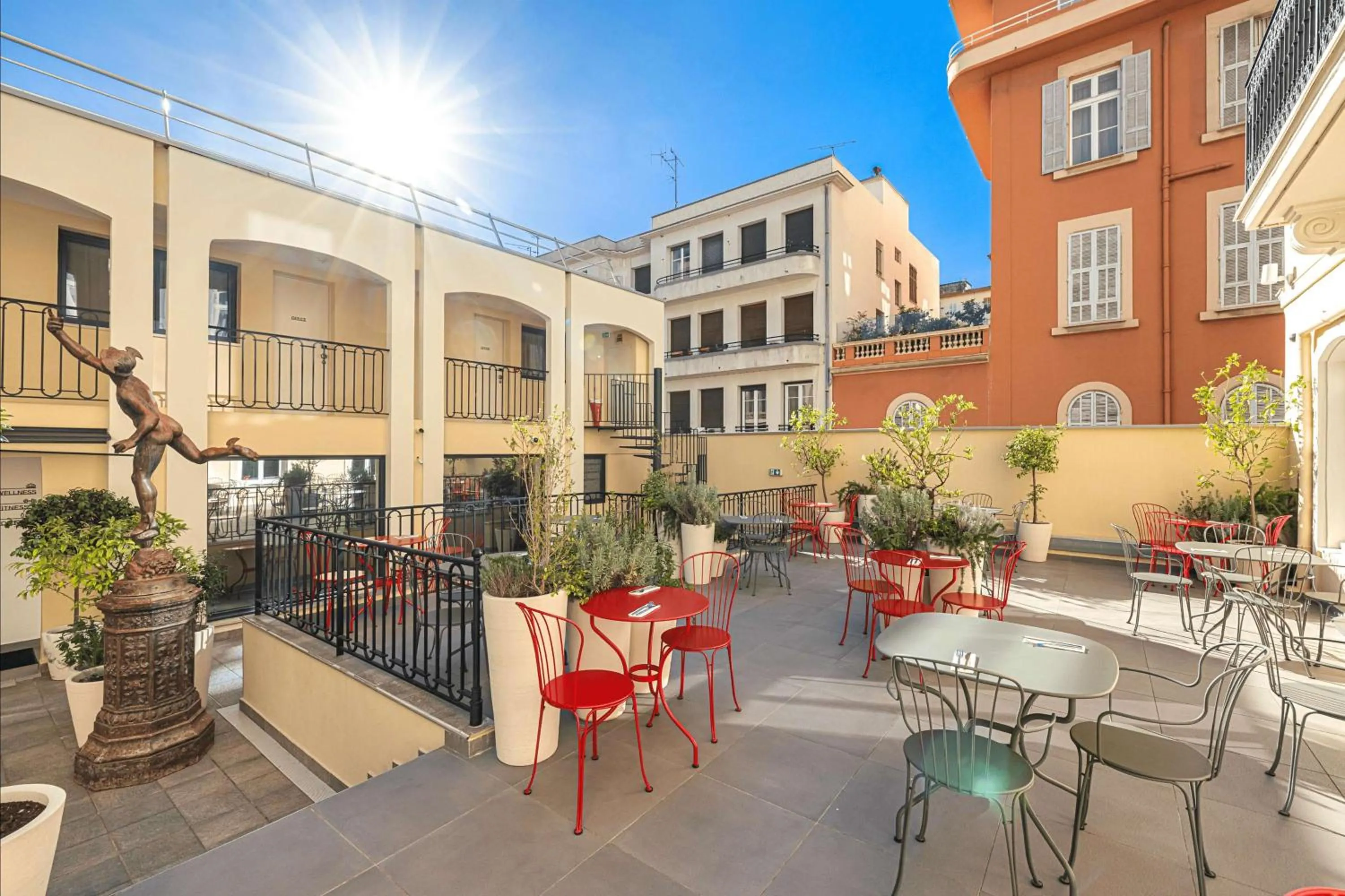 Property building in Hôtel Apollinaire Nice