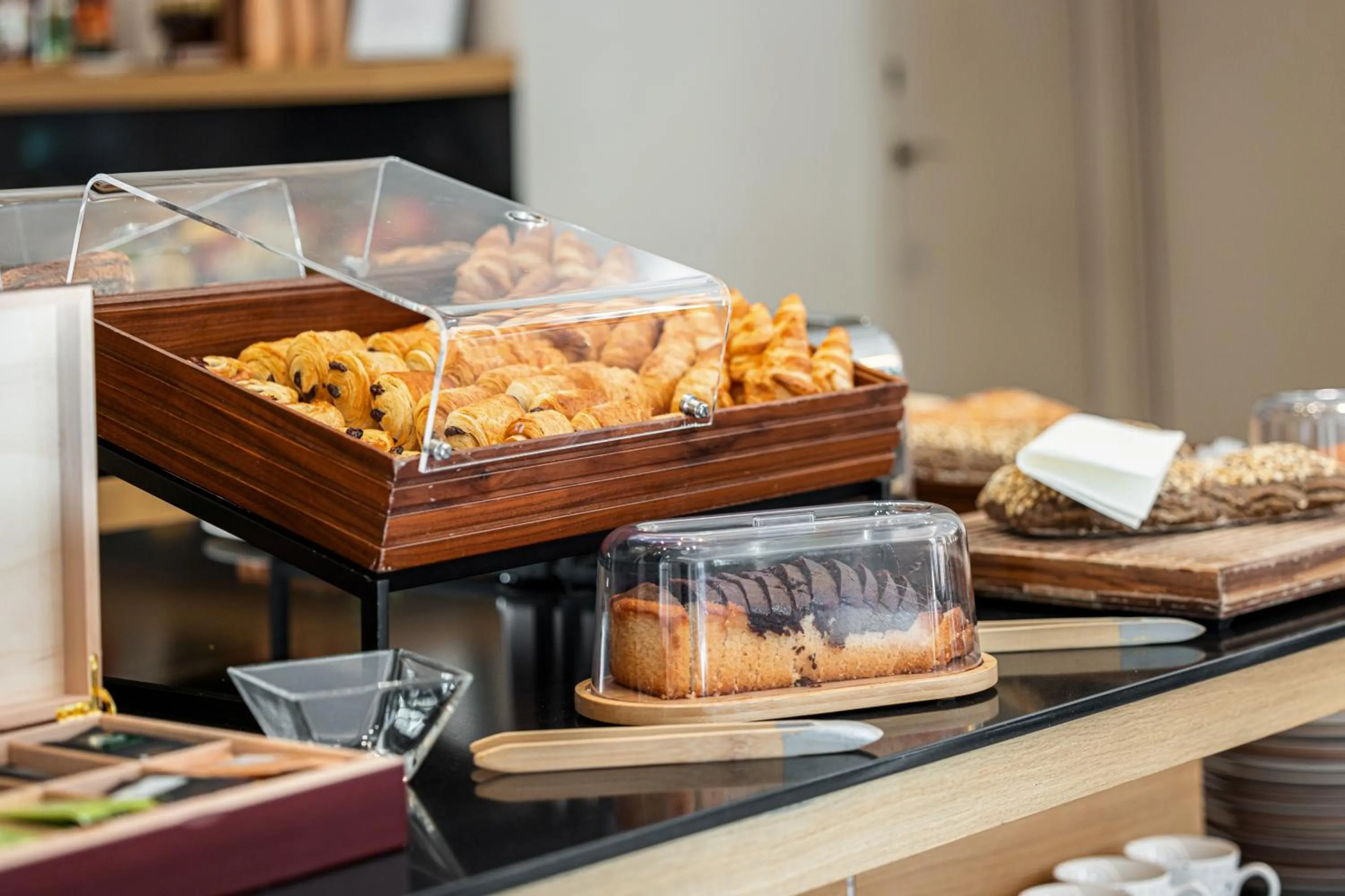 Breakfast in Hôtel Apollinaire Nice