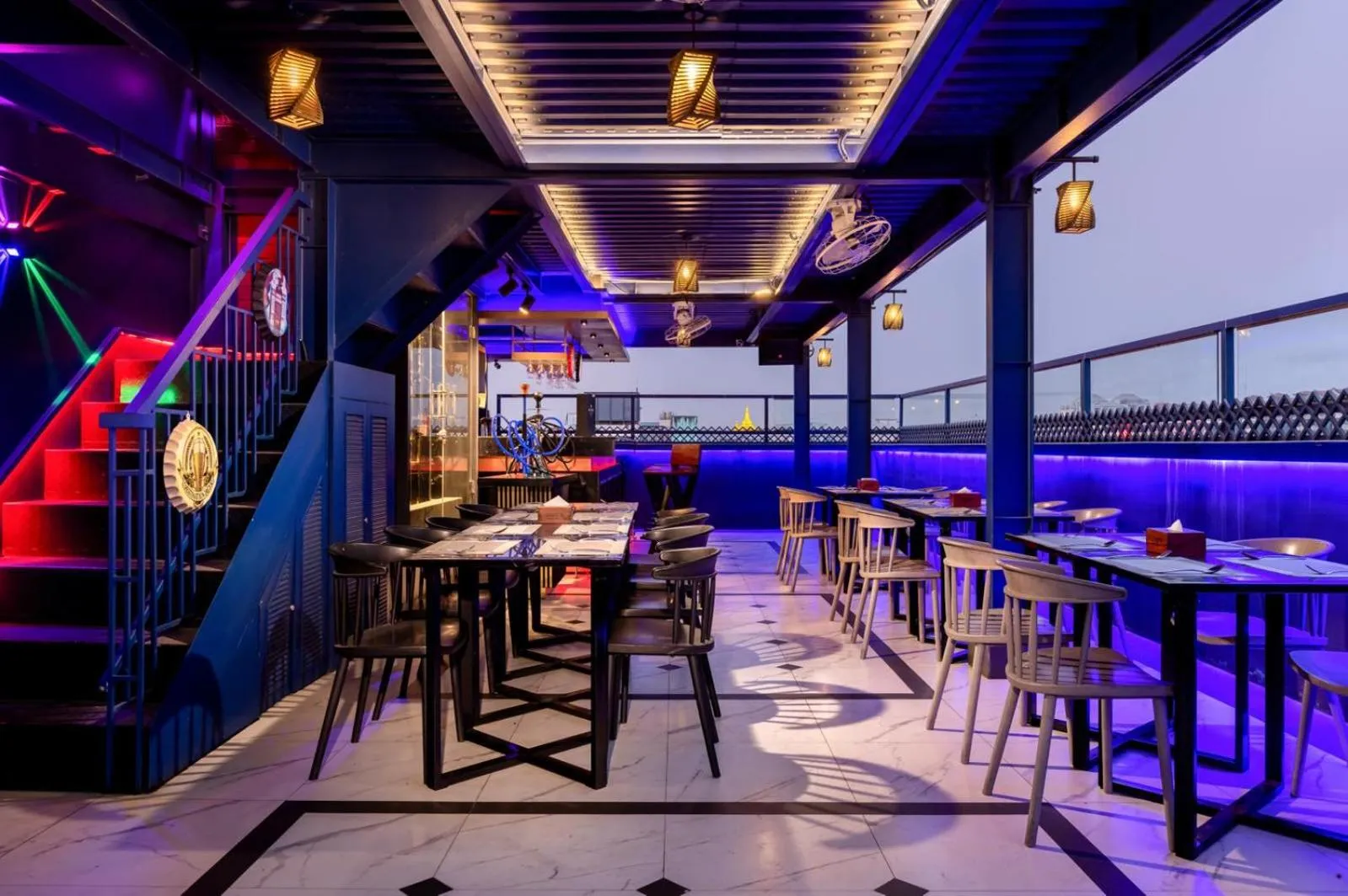 Restaurant/places to eat in Hotel Balmi