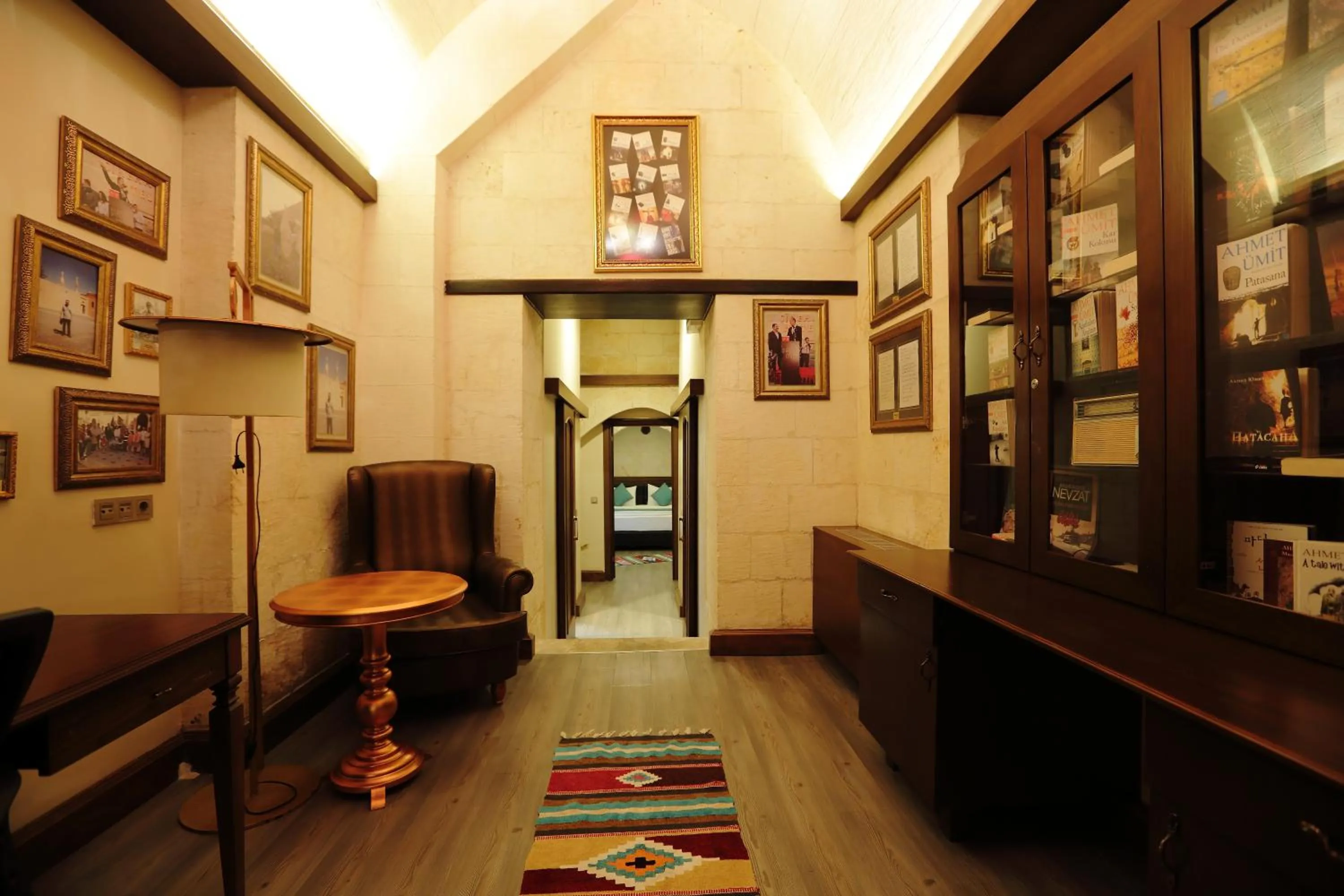 Decorative detail in Sirehan Hotel