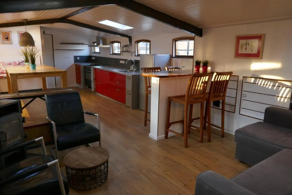 Living room in Boathotel Rotterdam Anna