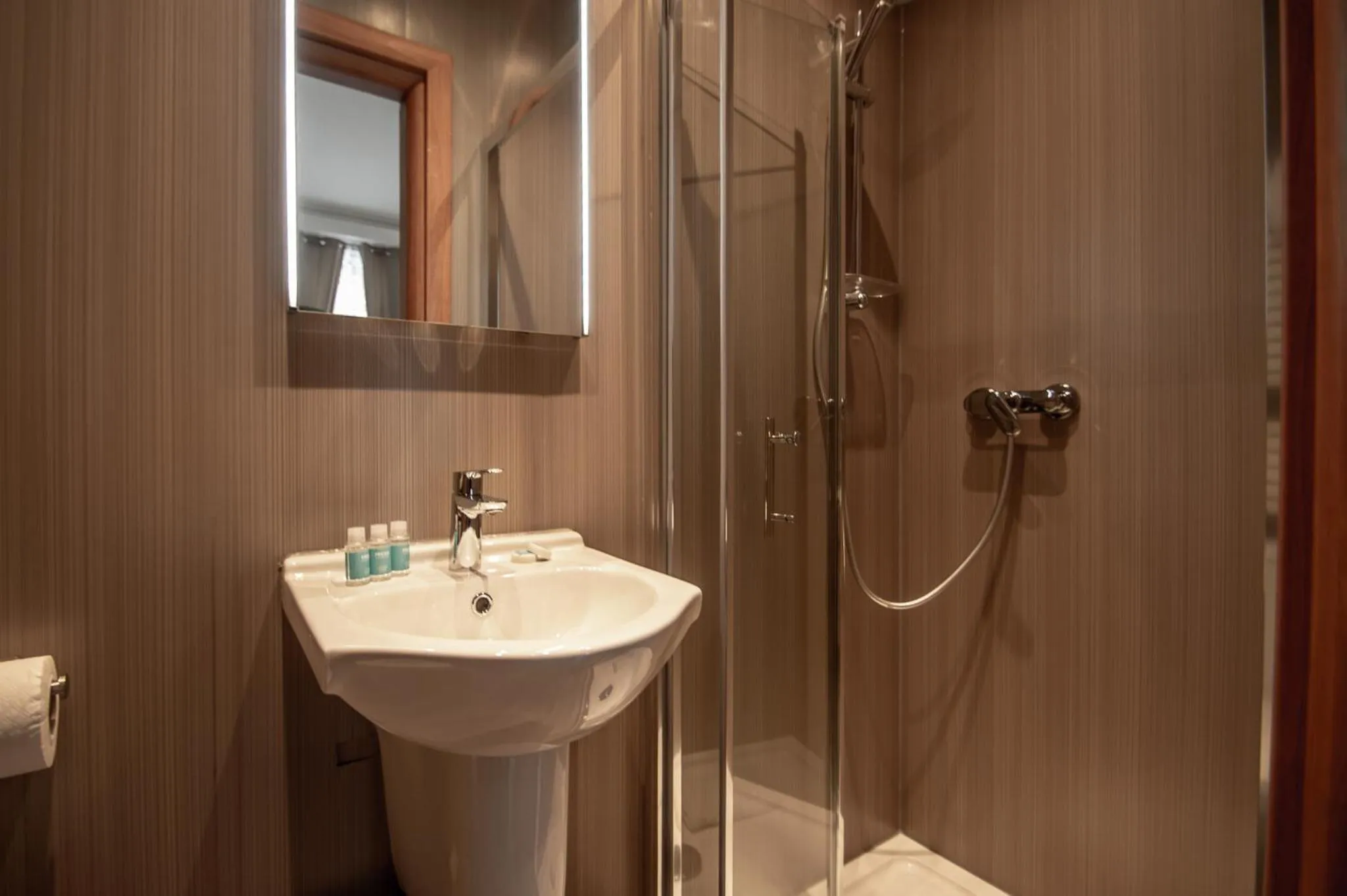 Bathroom in New Kent Apartments