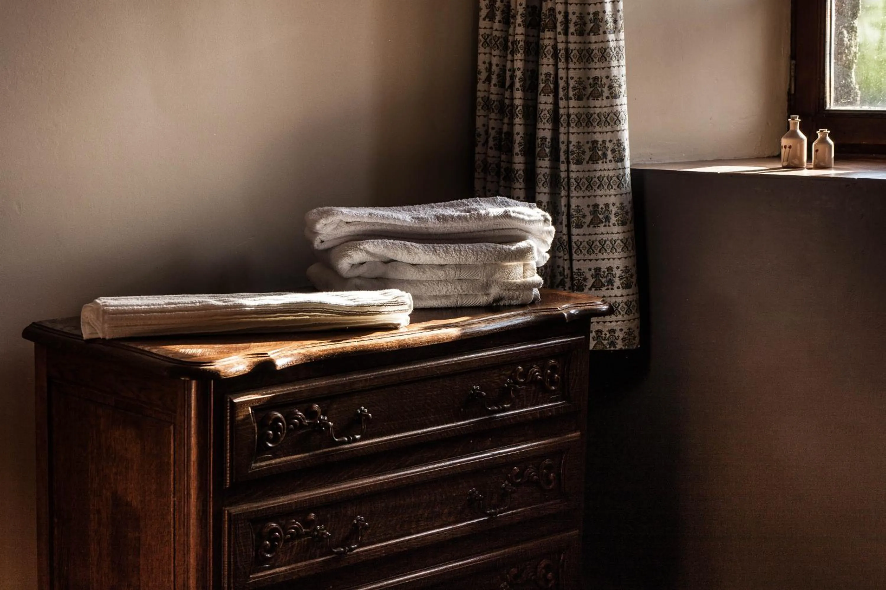 Decorative detail in Les Quatre Siècles