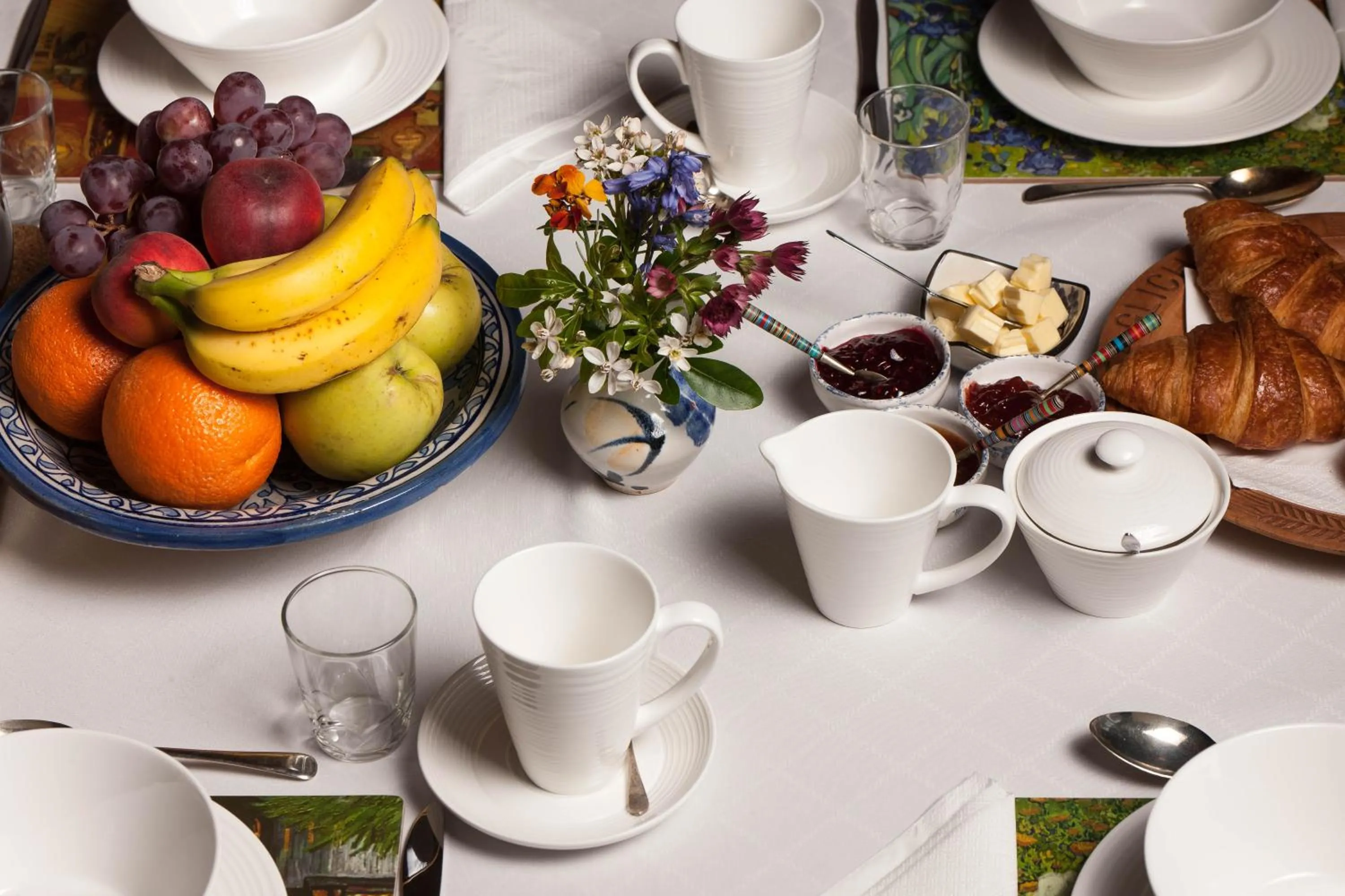 Continental breakfast in Les Quatre Siècles