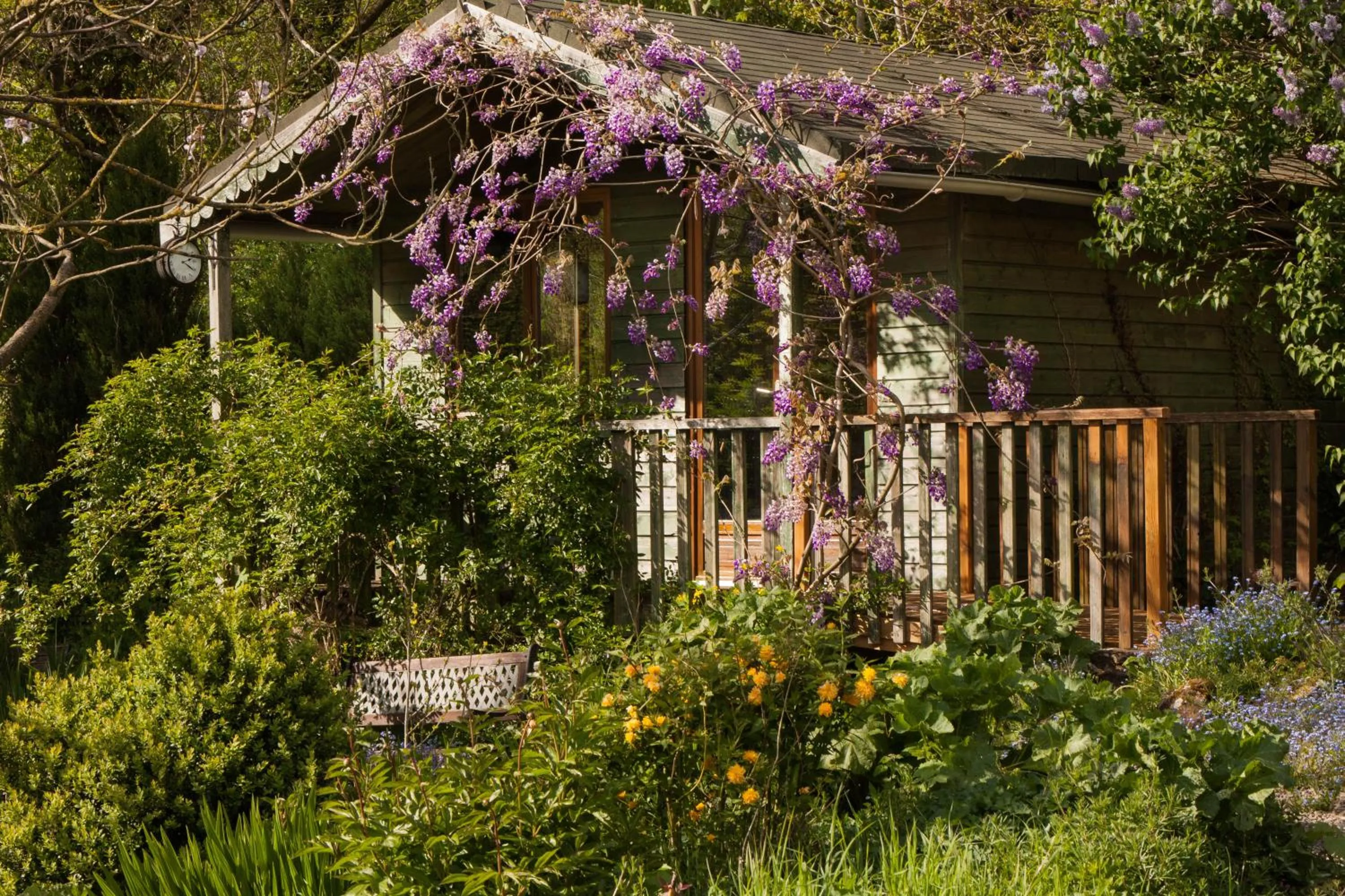 Decorative detail in Les Quatre Siècles