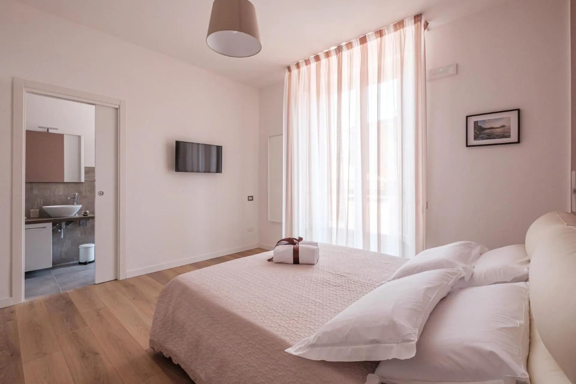 Photo of the whole room, Bed in B&B Terza Luna