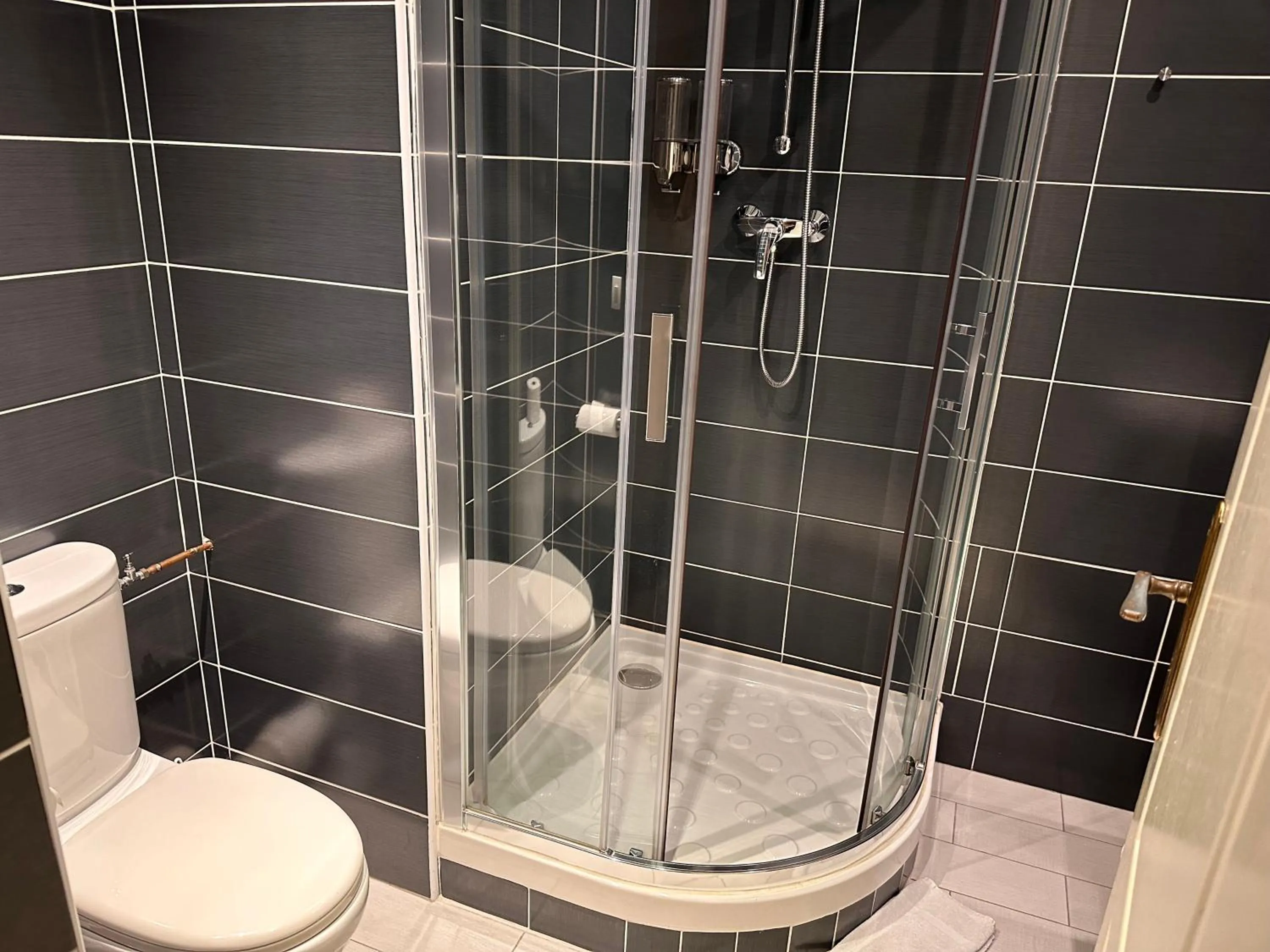 Shower in Hotel Berthelot