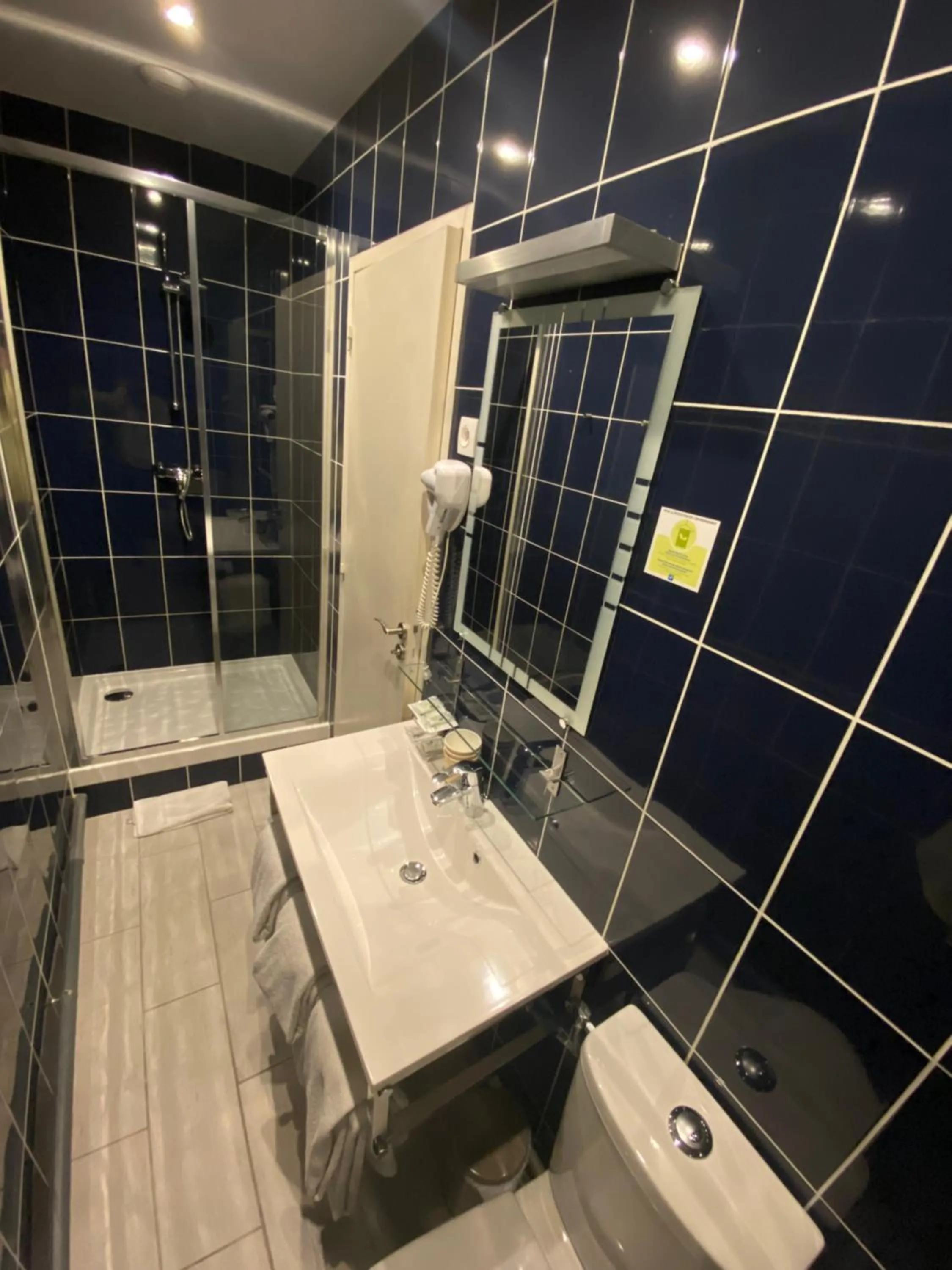 Shower in Hotel Berthelot