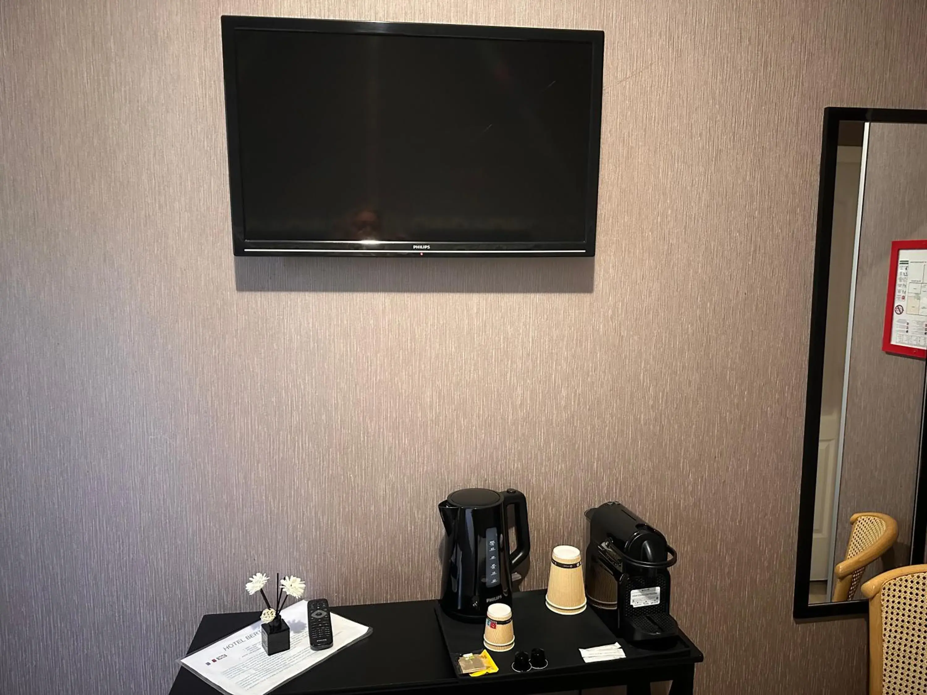 Quadruple Room - single occupancy in Hotel Berthelot Quadruple Room - single occupancy in Hotel Berthelot