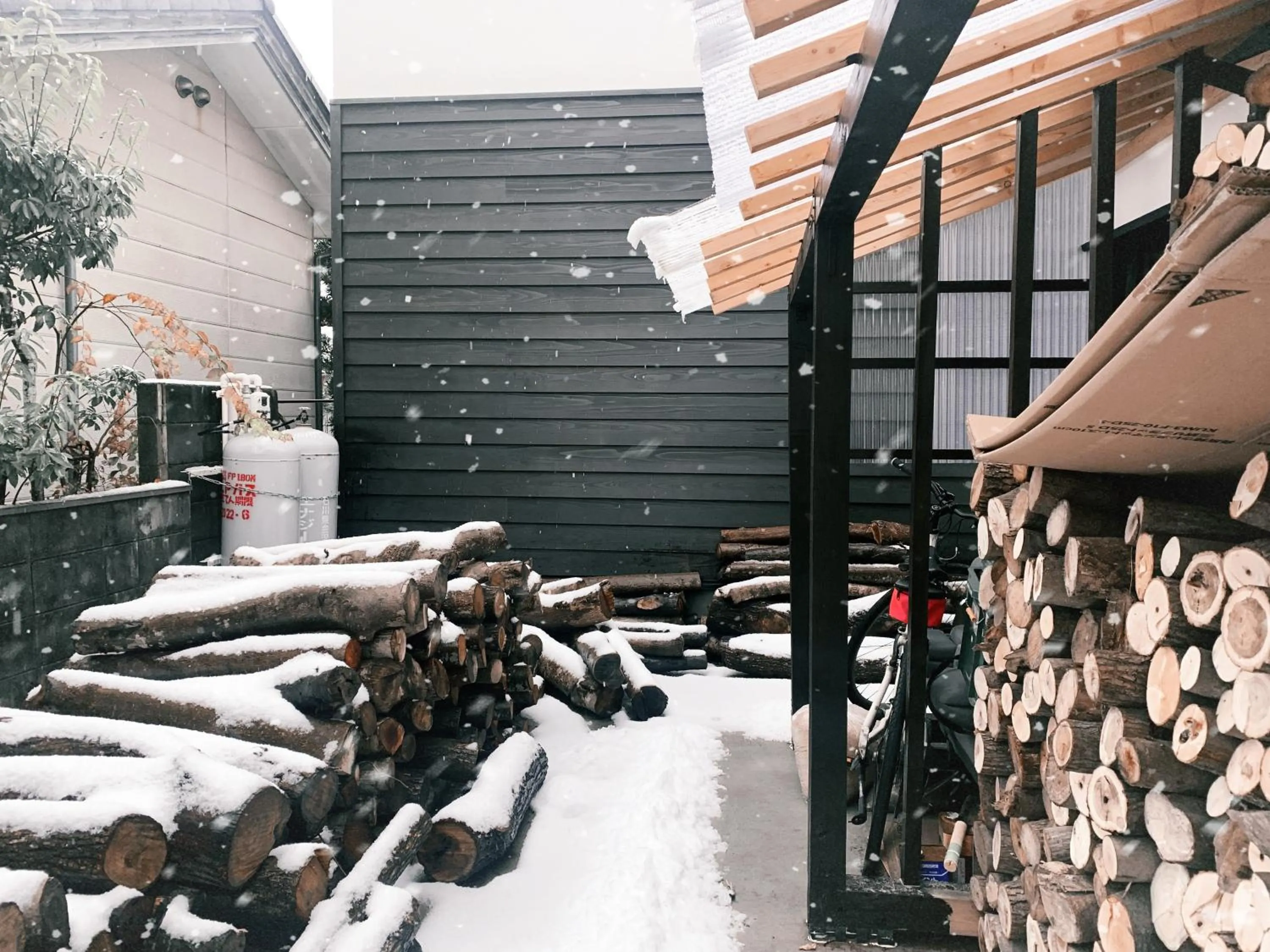 Property building in B&B MIKAWA - Kanazawa Fish Harbour