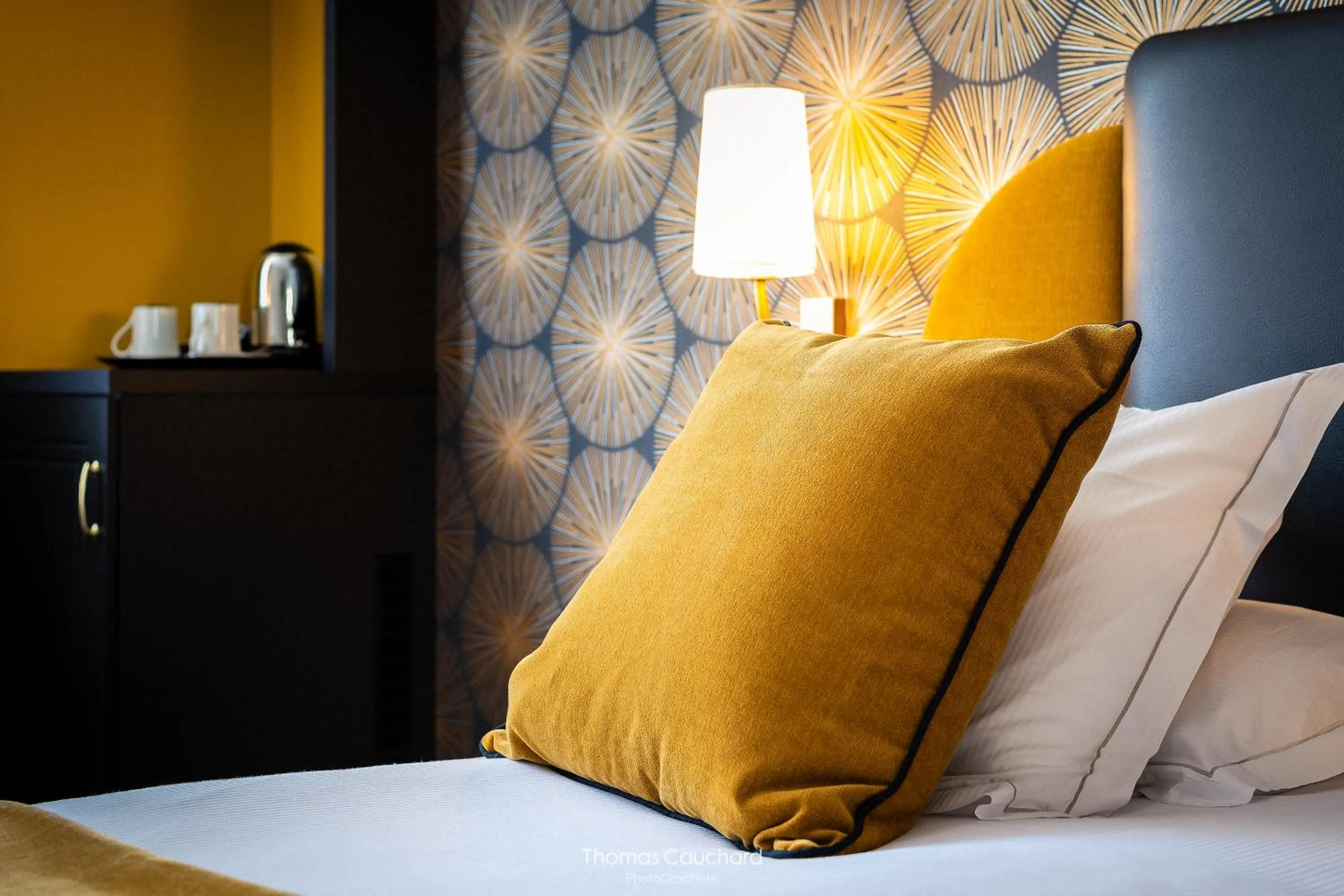 Bed in Best Western Plus Le Moderne