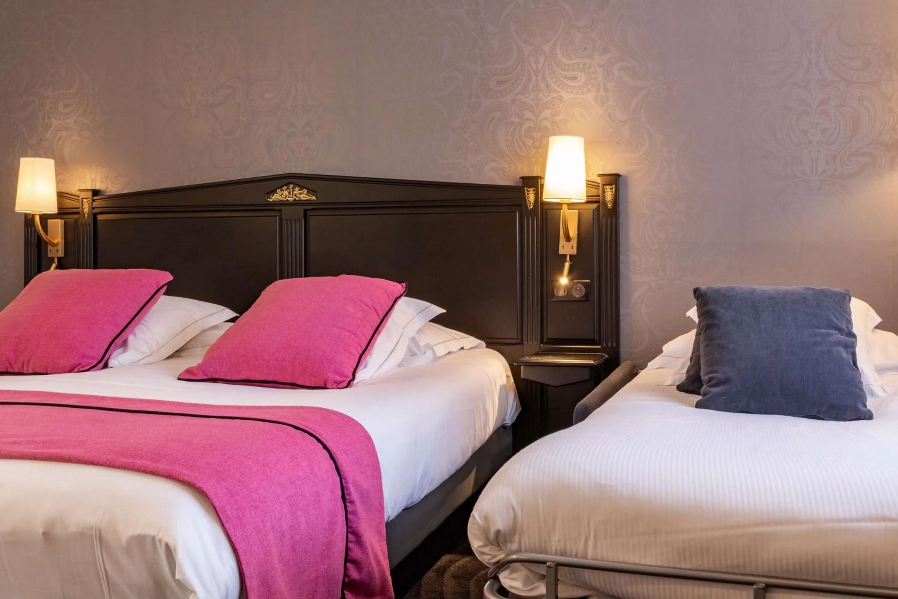 Bedroom, Bed in Best Western Plus Le Moderne