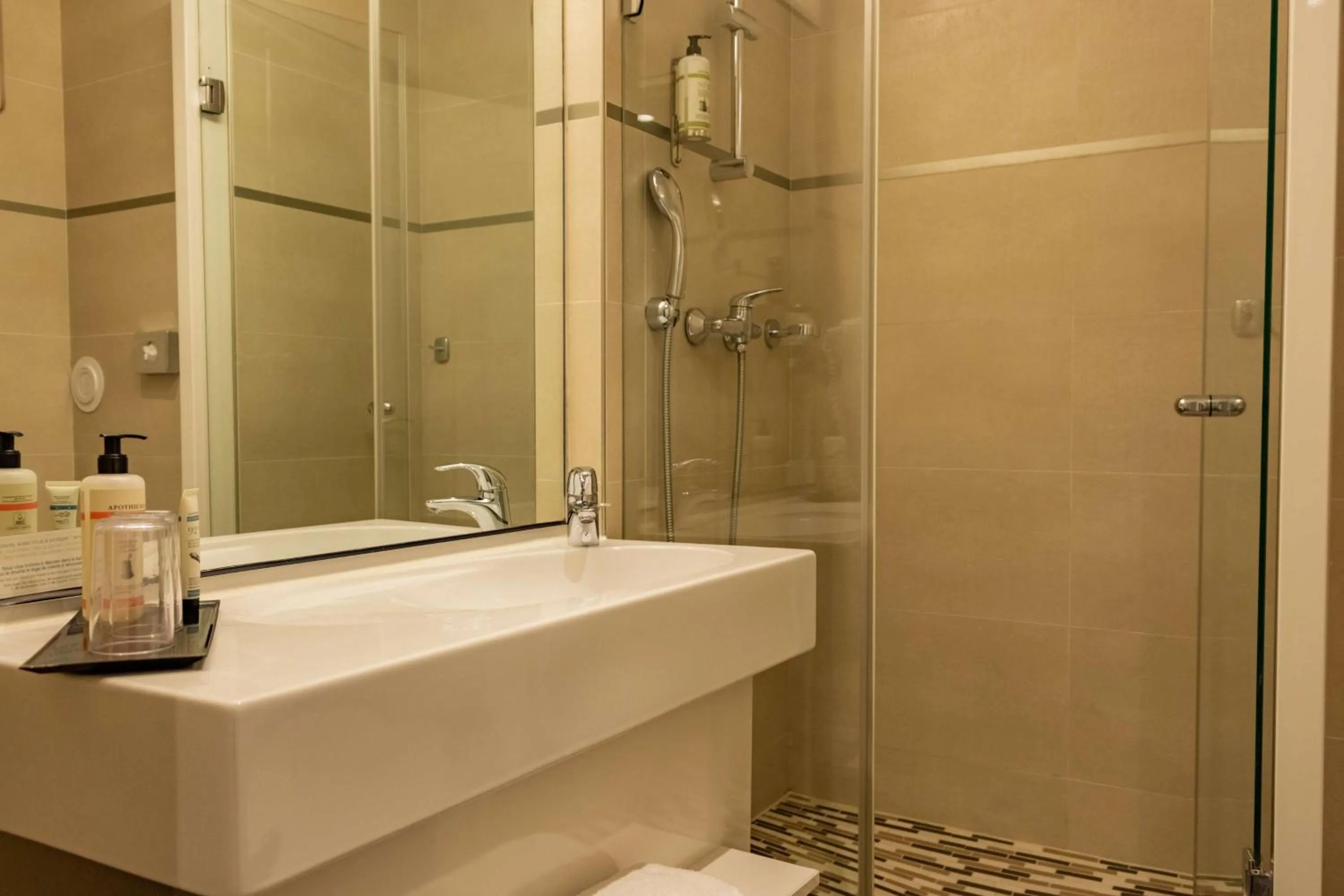 Bathroom in Best Western Plus Le Moderne