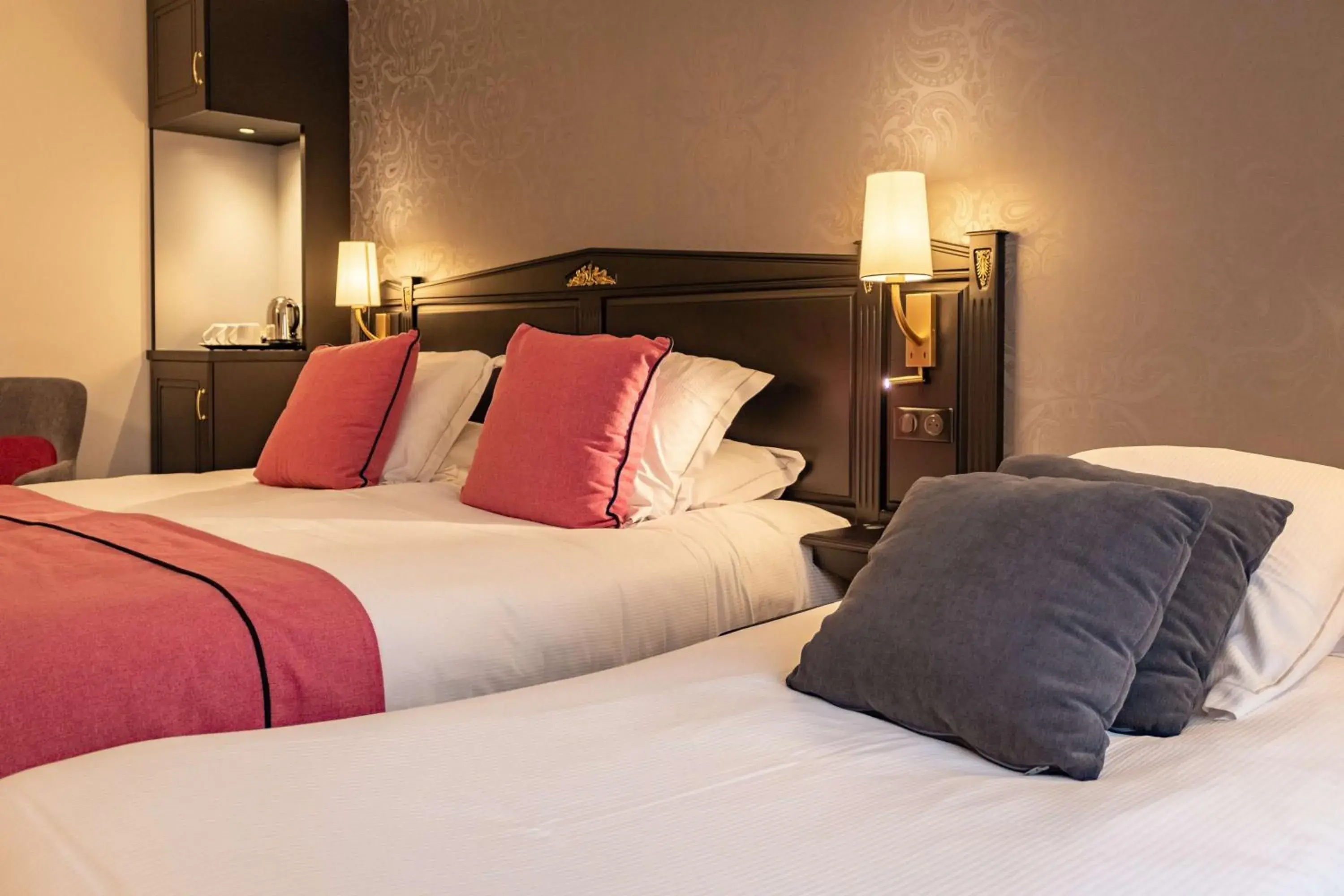 Deluxe Triple Room in Best Western Plus Le Moderne Deluxe Triple Room in Best Western Plus Le Moderne