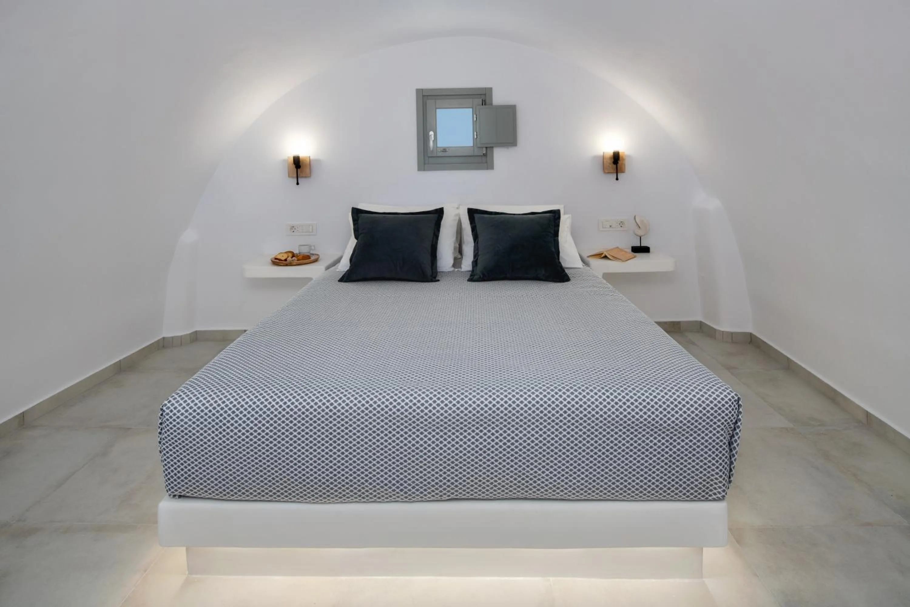 Bedroom, Bed in Seven Suites