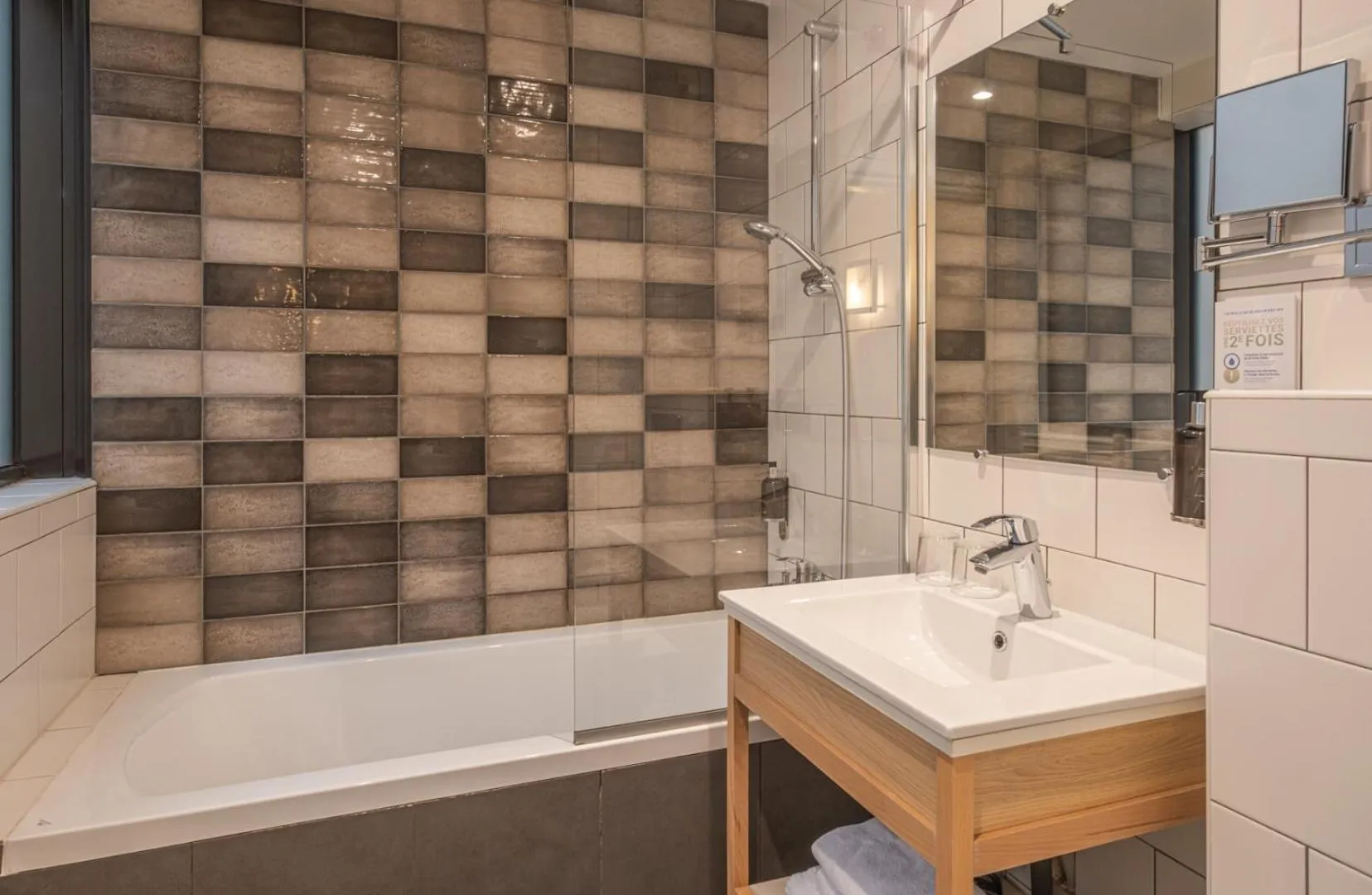 Bathroom in Hotel Izzy