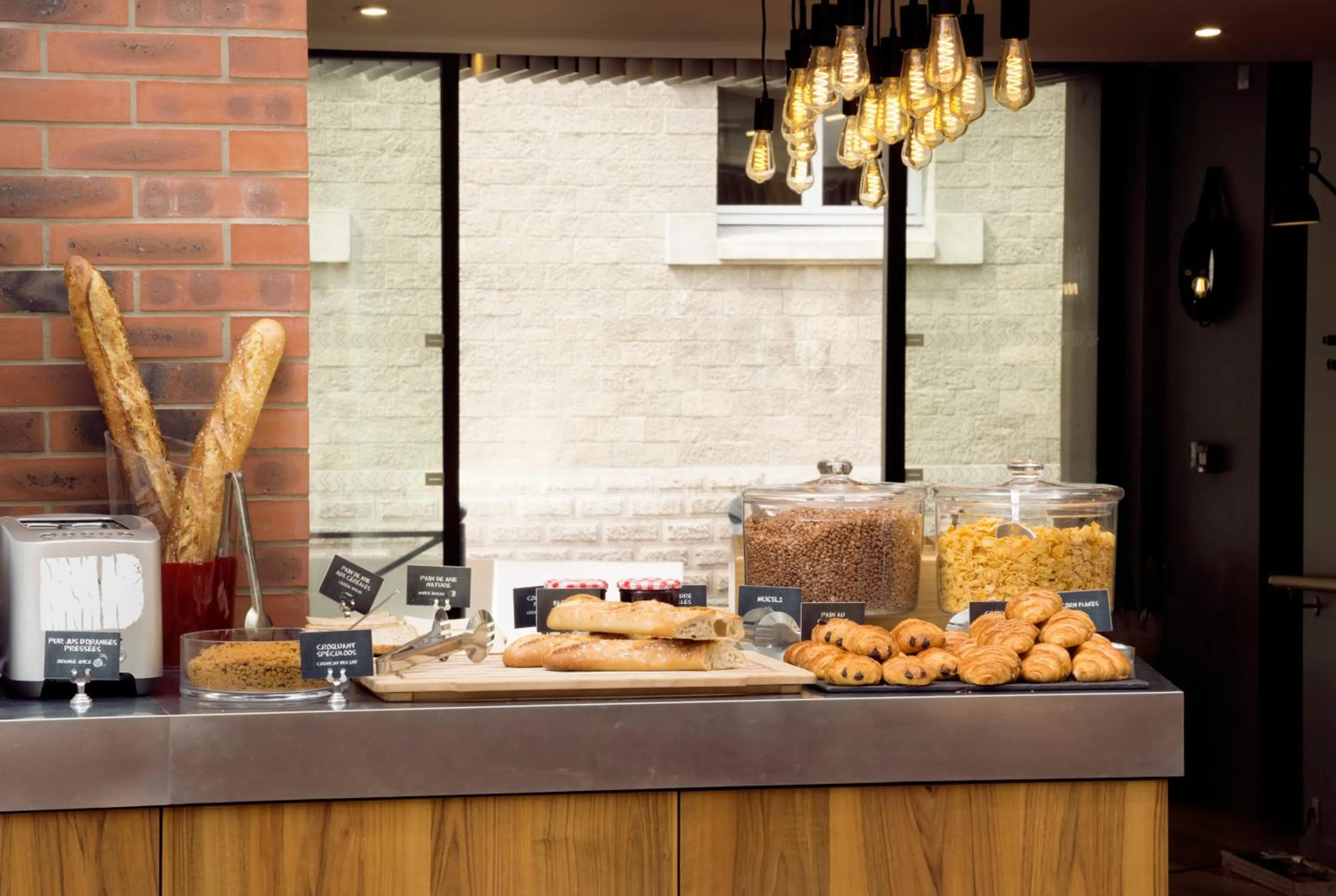 Buffet breakfast in Hotel Izzy