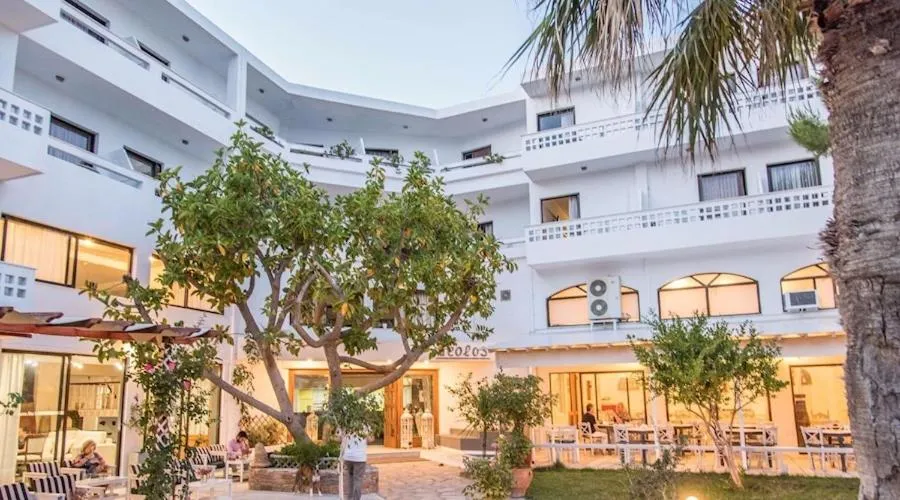 Property building in Aeolos Bay Tinos