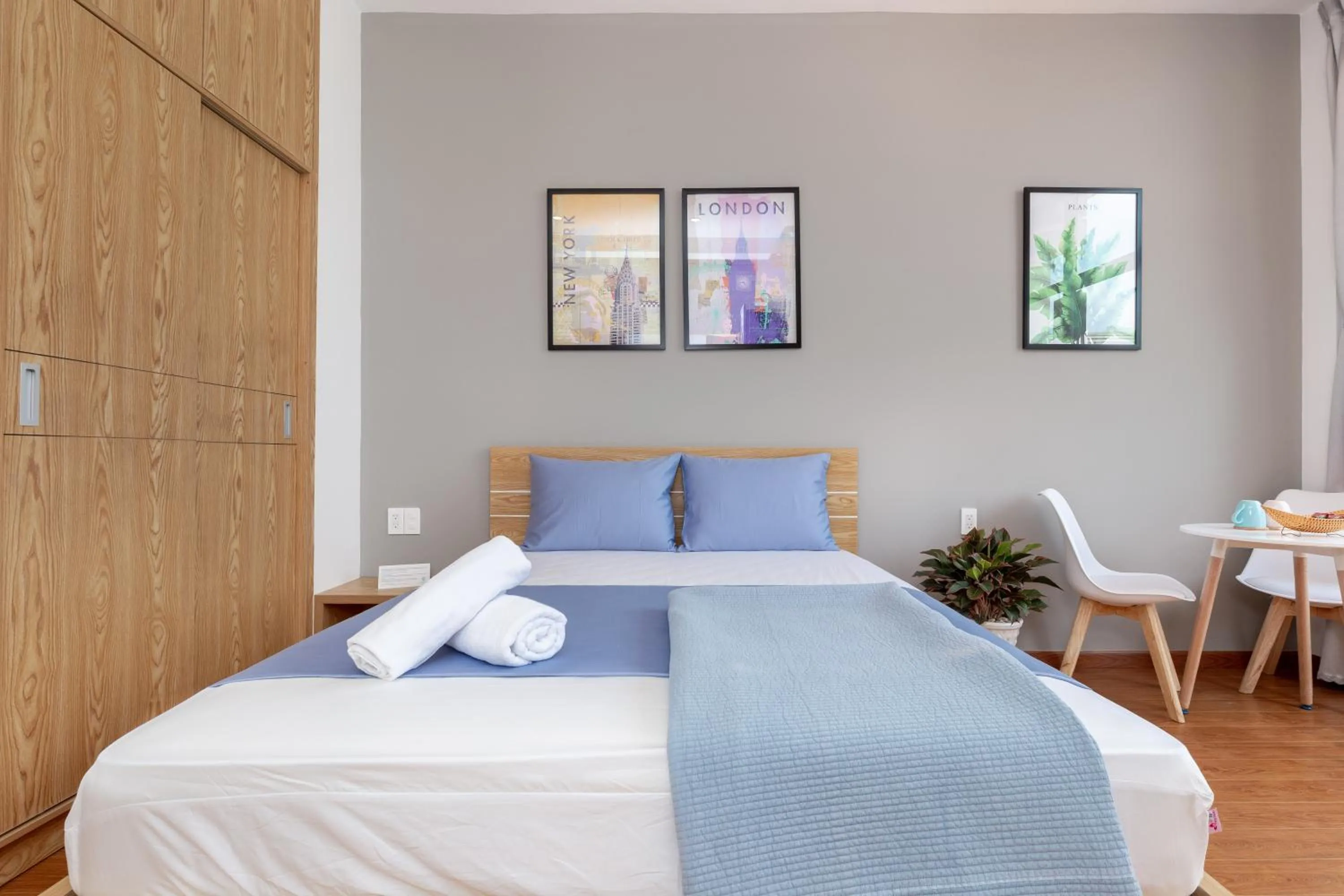 Bed in Cozrum Homes Lý Chính Thắng