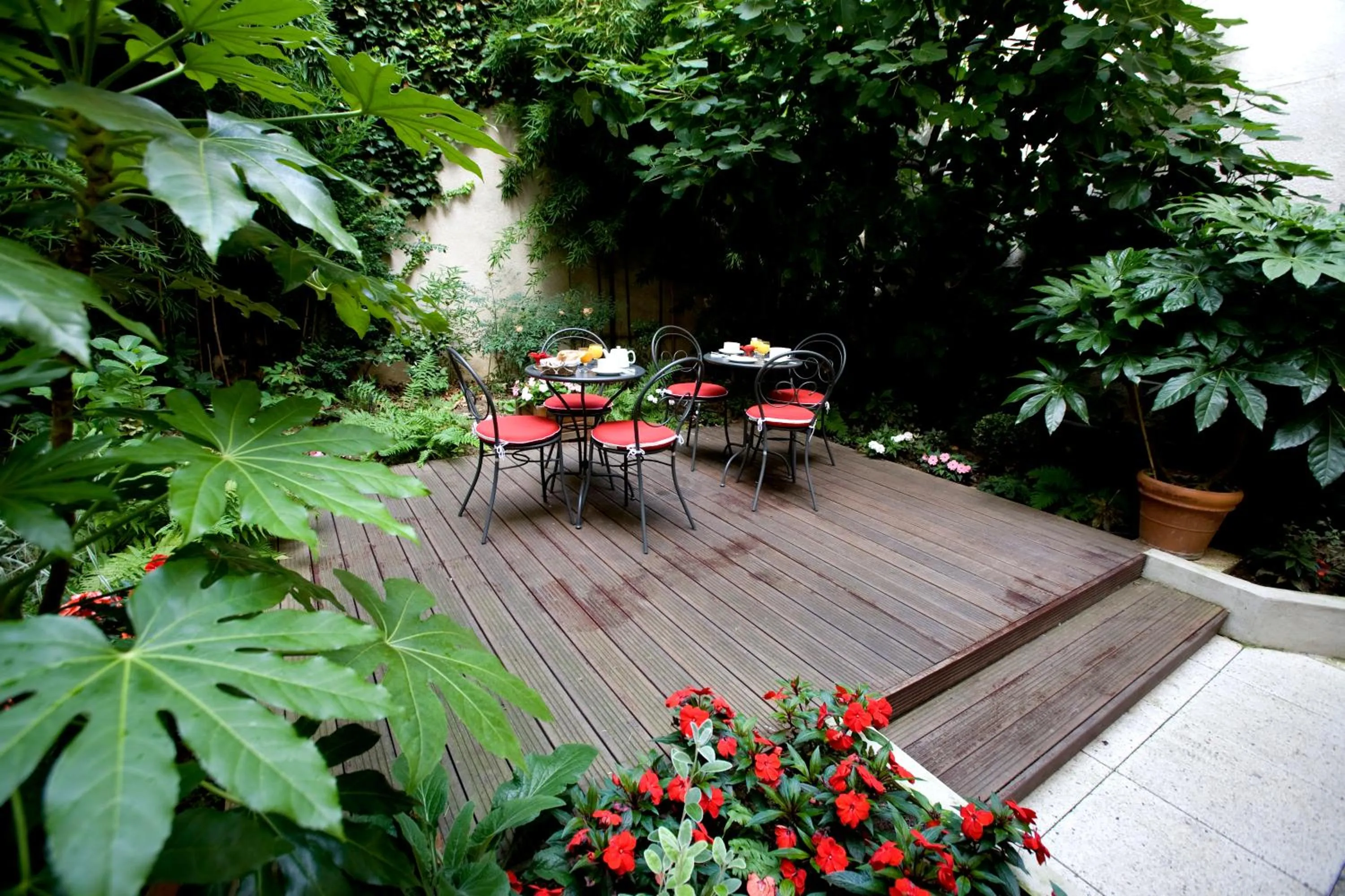 Garden in Dièse Hôtel Bastille