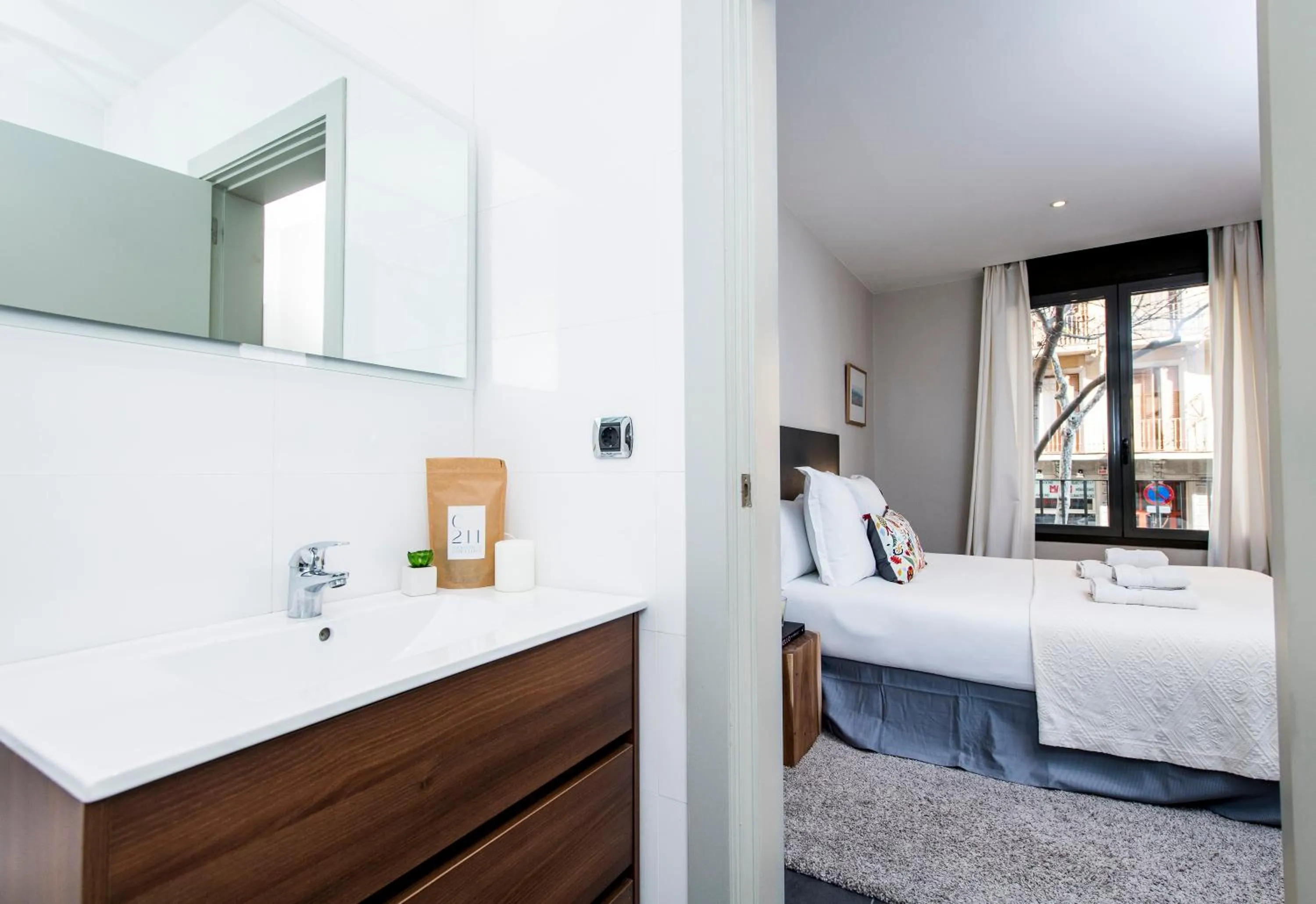 Bathroom, Bed in C211 Barcelona - Simaba Group