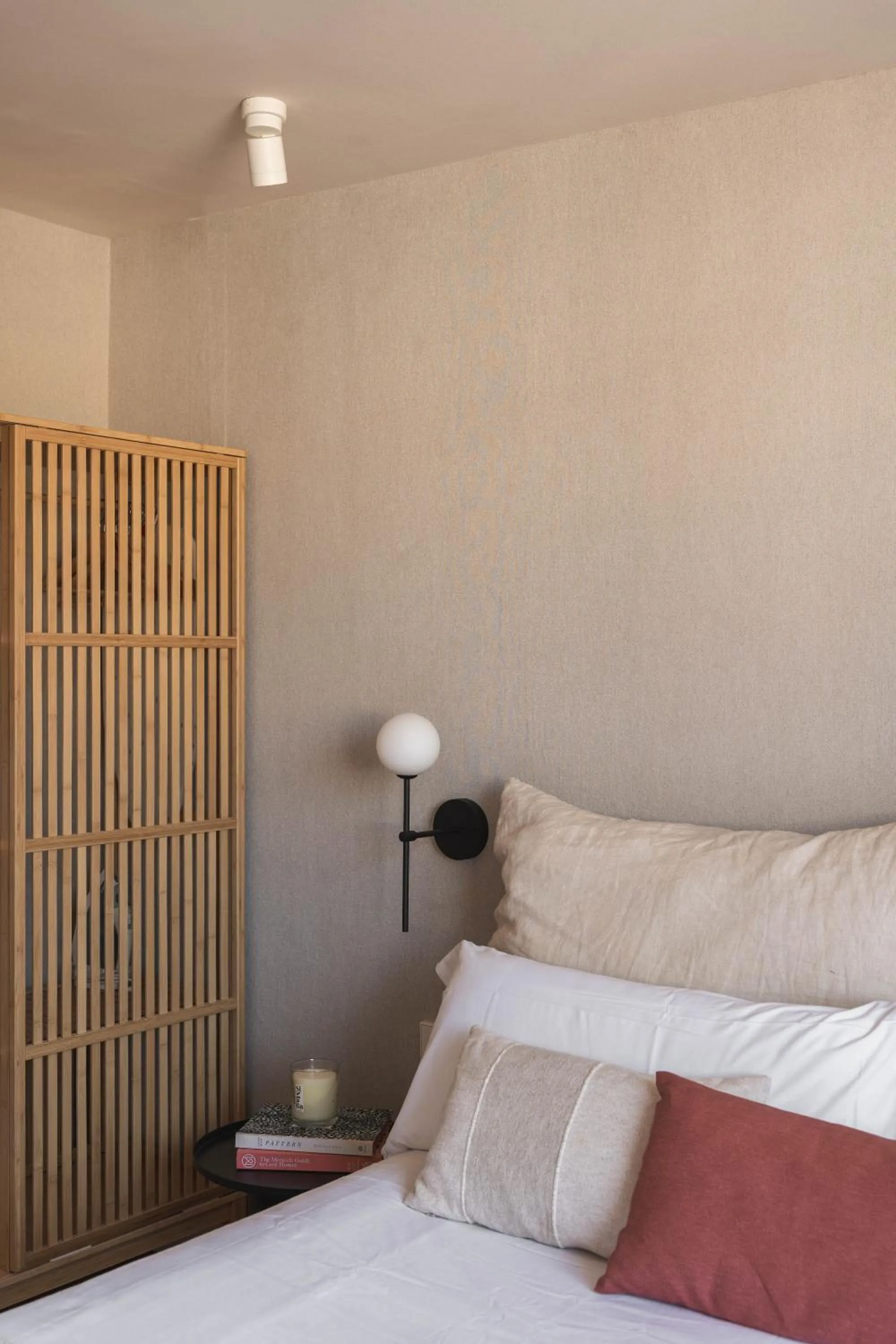 Bed in C211 Barcelona - Simaba Group