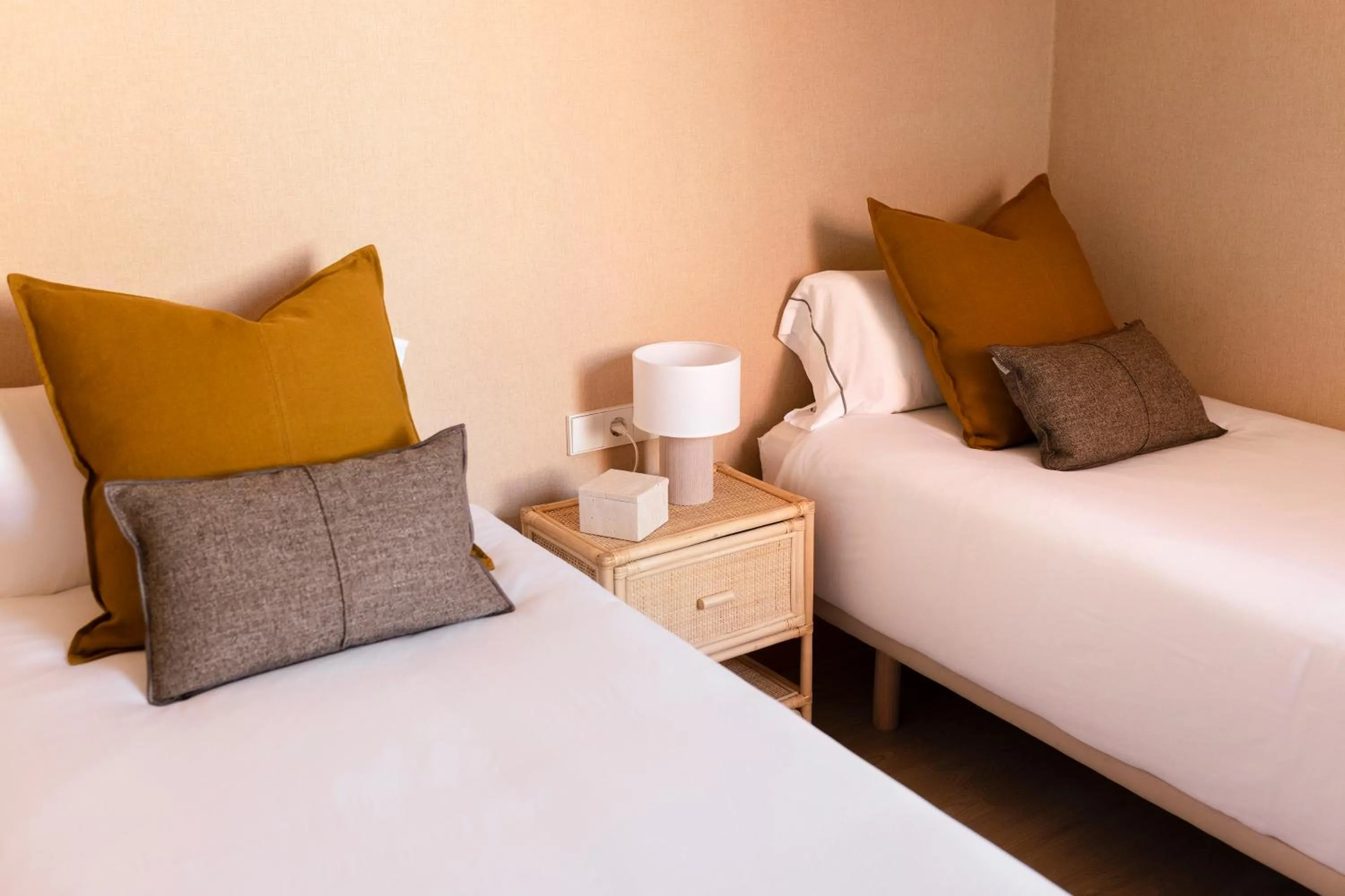 Bed in C211 Barcelona - Simaba Group