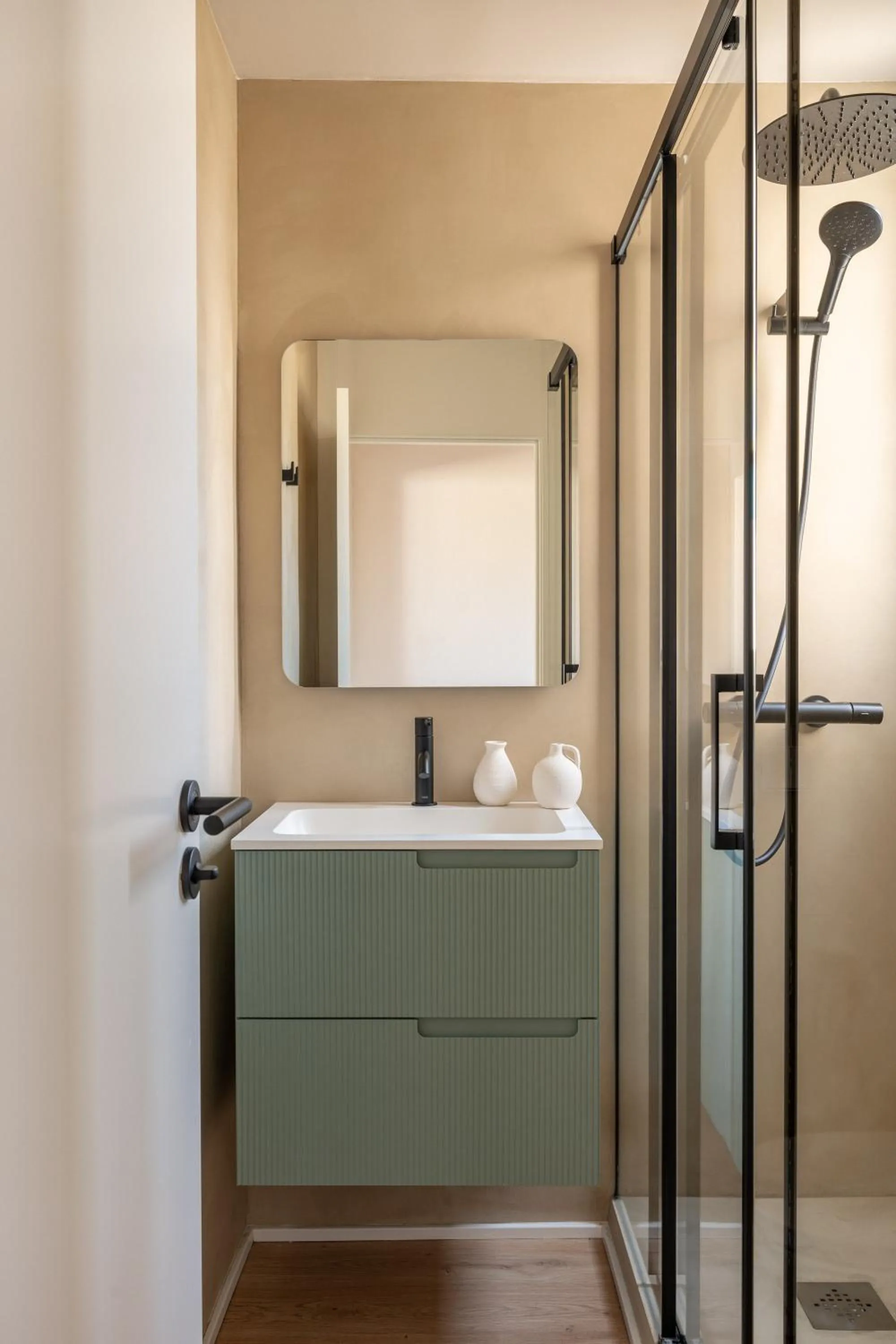 Shower, Bed in C211 Barcelona - Simaba Group