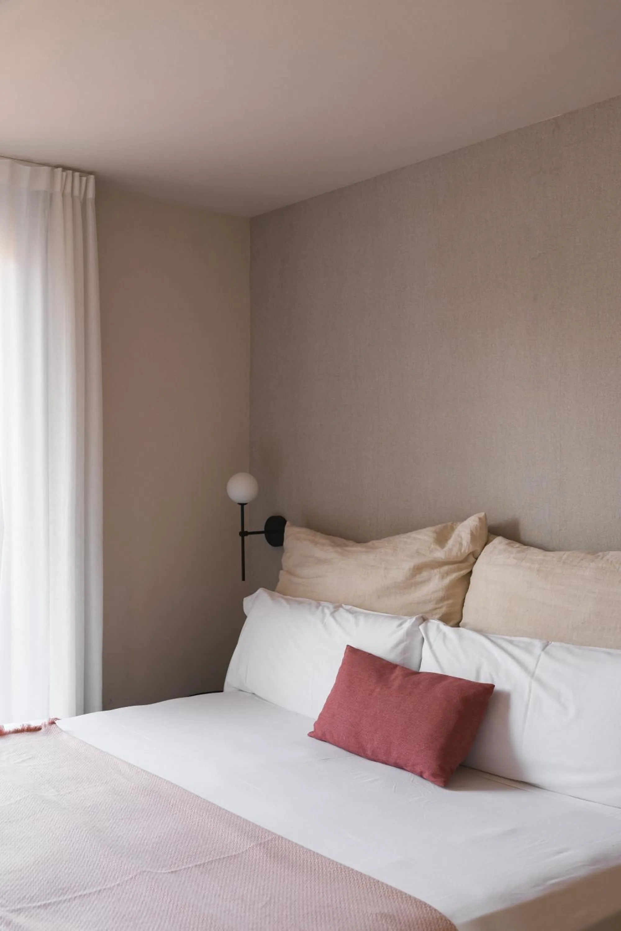 Bed in C211 Barcelona - Simaba Group