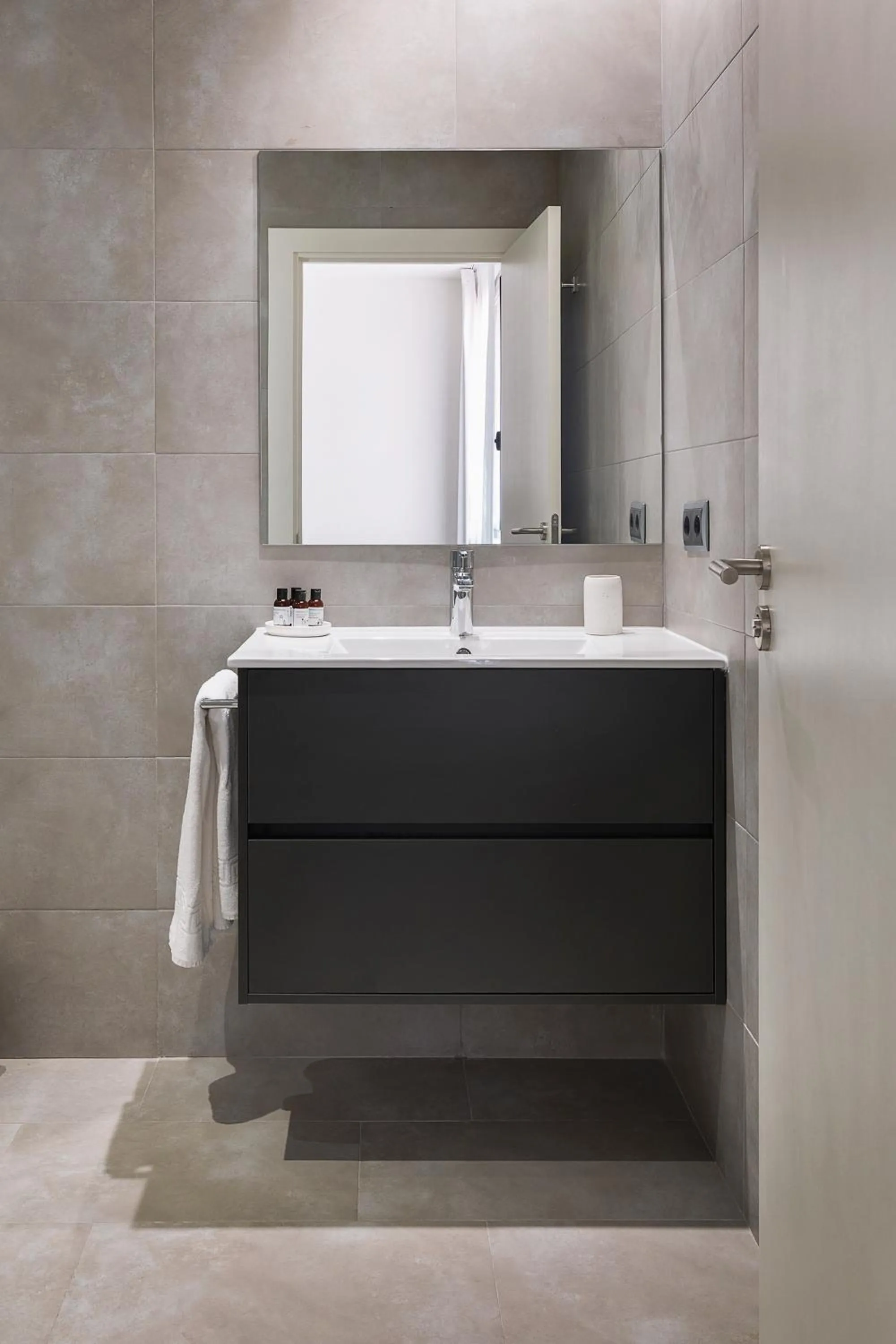 Bathroom in C211 Barcelona - Simaba Group