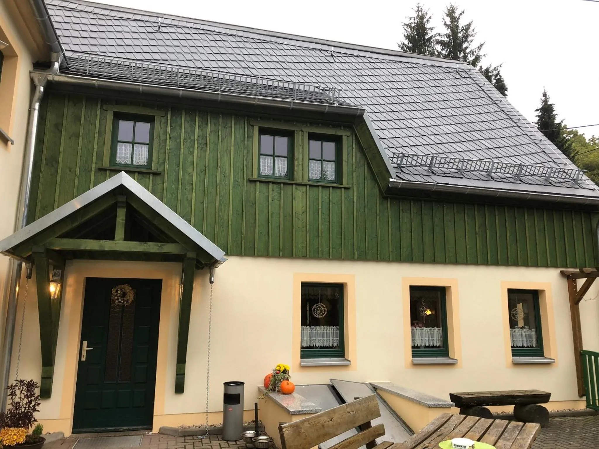 Property building in Forsthaus Luchsenburg