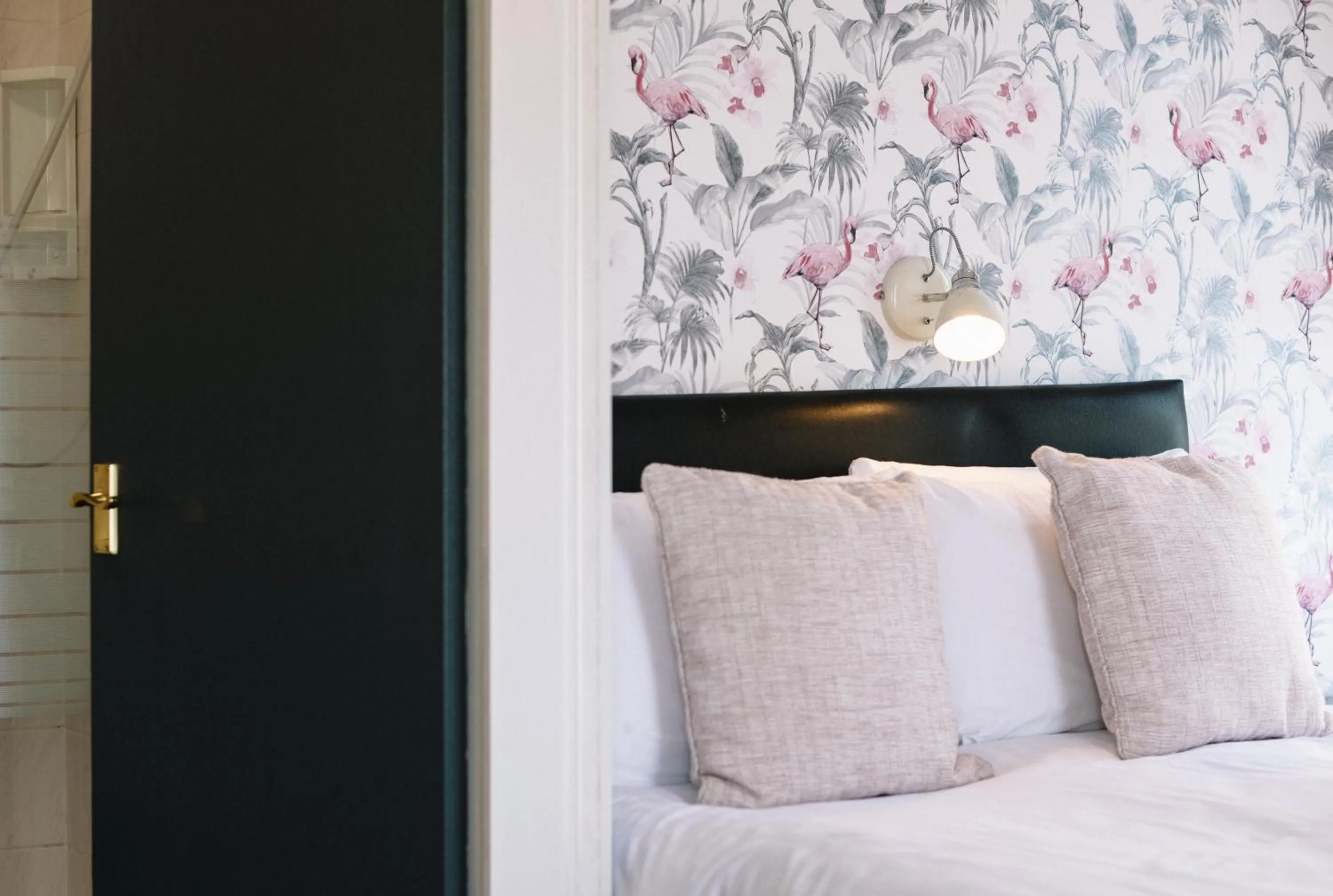 Bed in Four Oaks Hotel