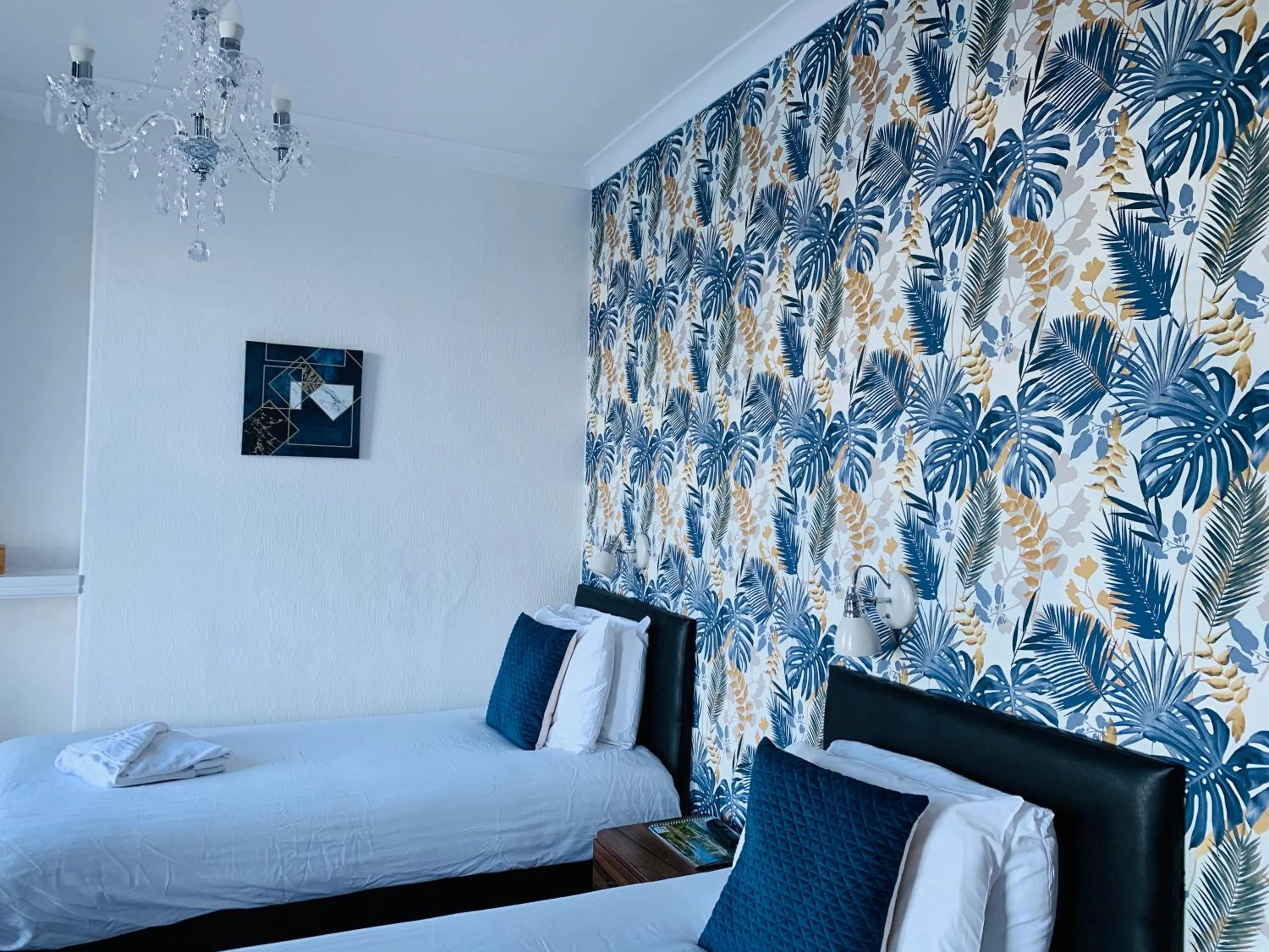 Bed in Four Oaks Hotel