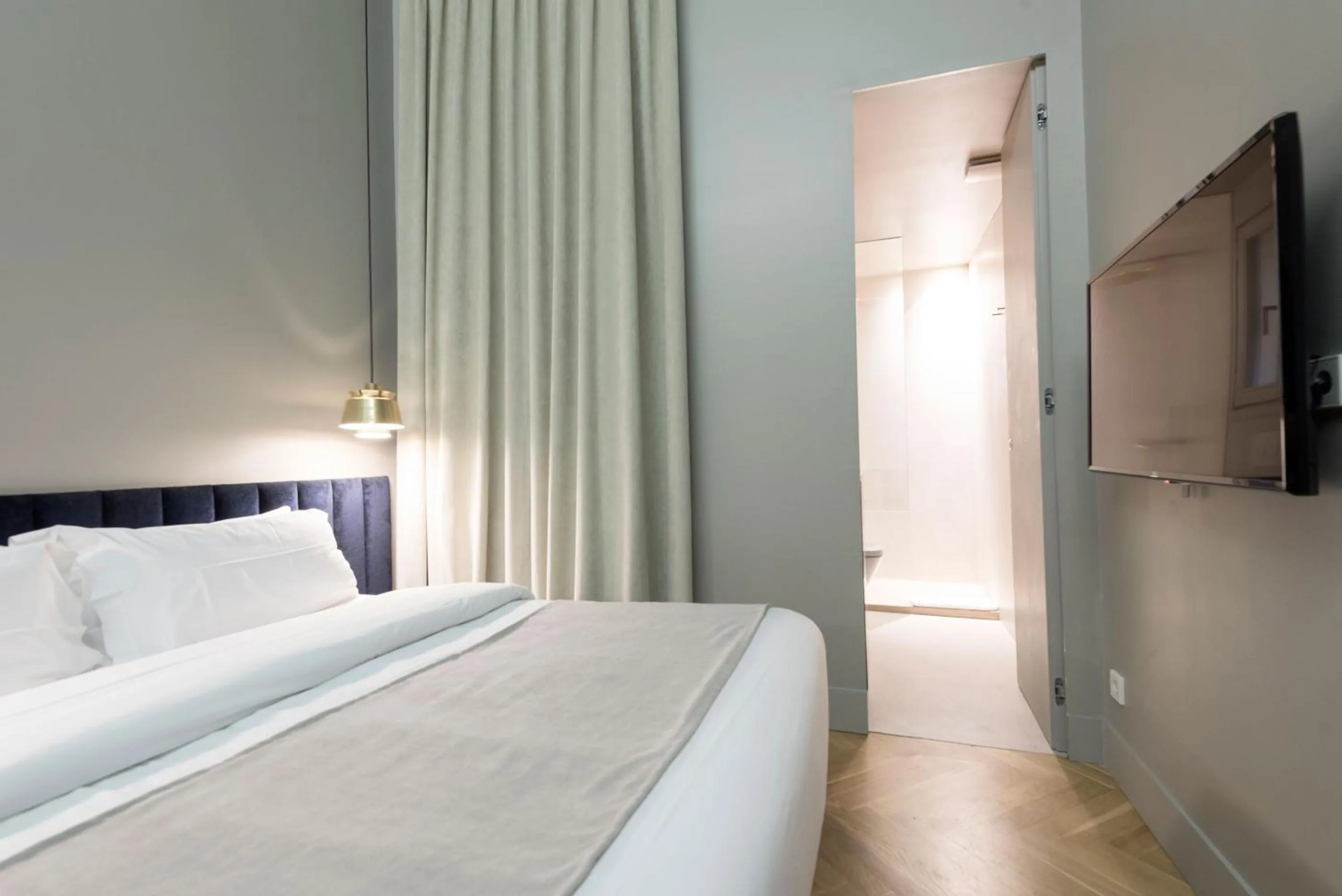 Shower, Bed in BUHO Boutique Rooms