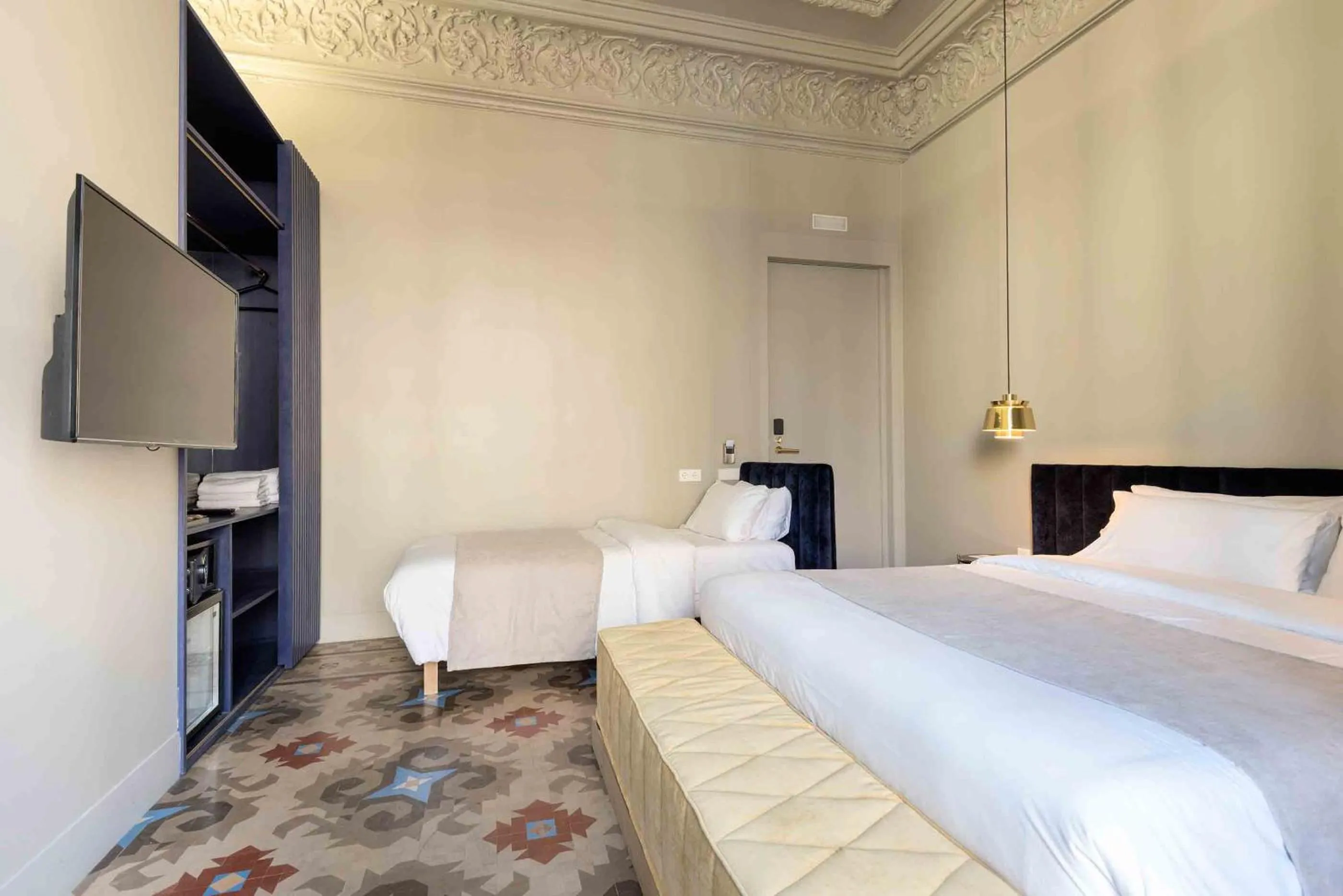 Shower, Bed in BUHO Boutique Rooms