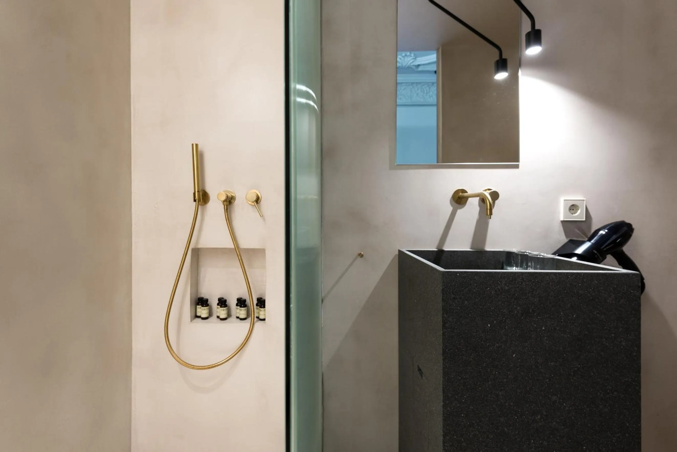 Shower in BUHO Boutique Rooms