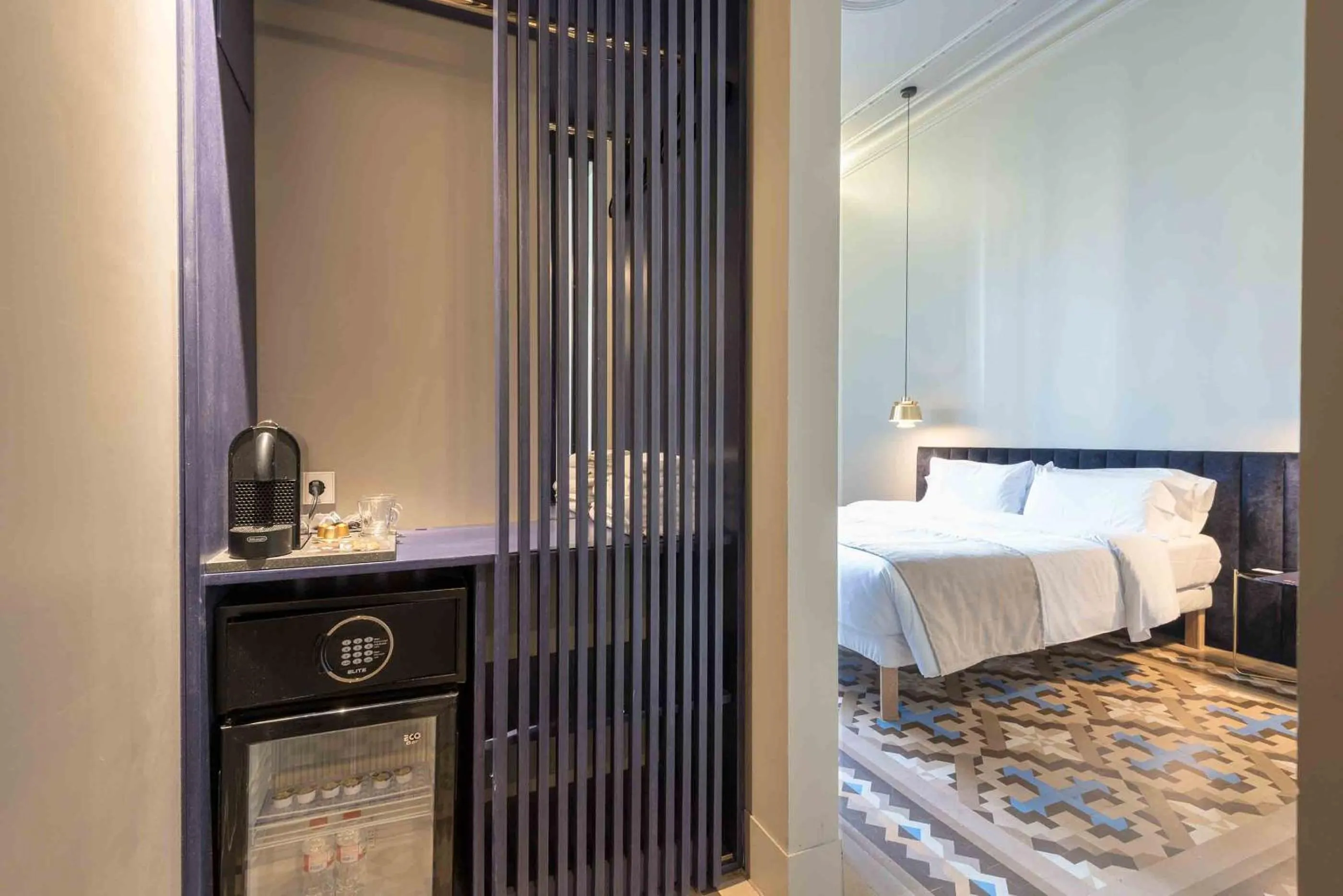 Shower, Bed in BUHO Boutique Rooms