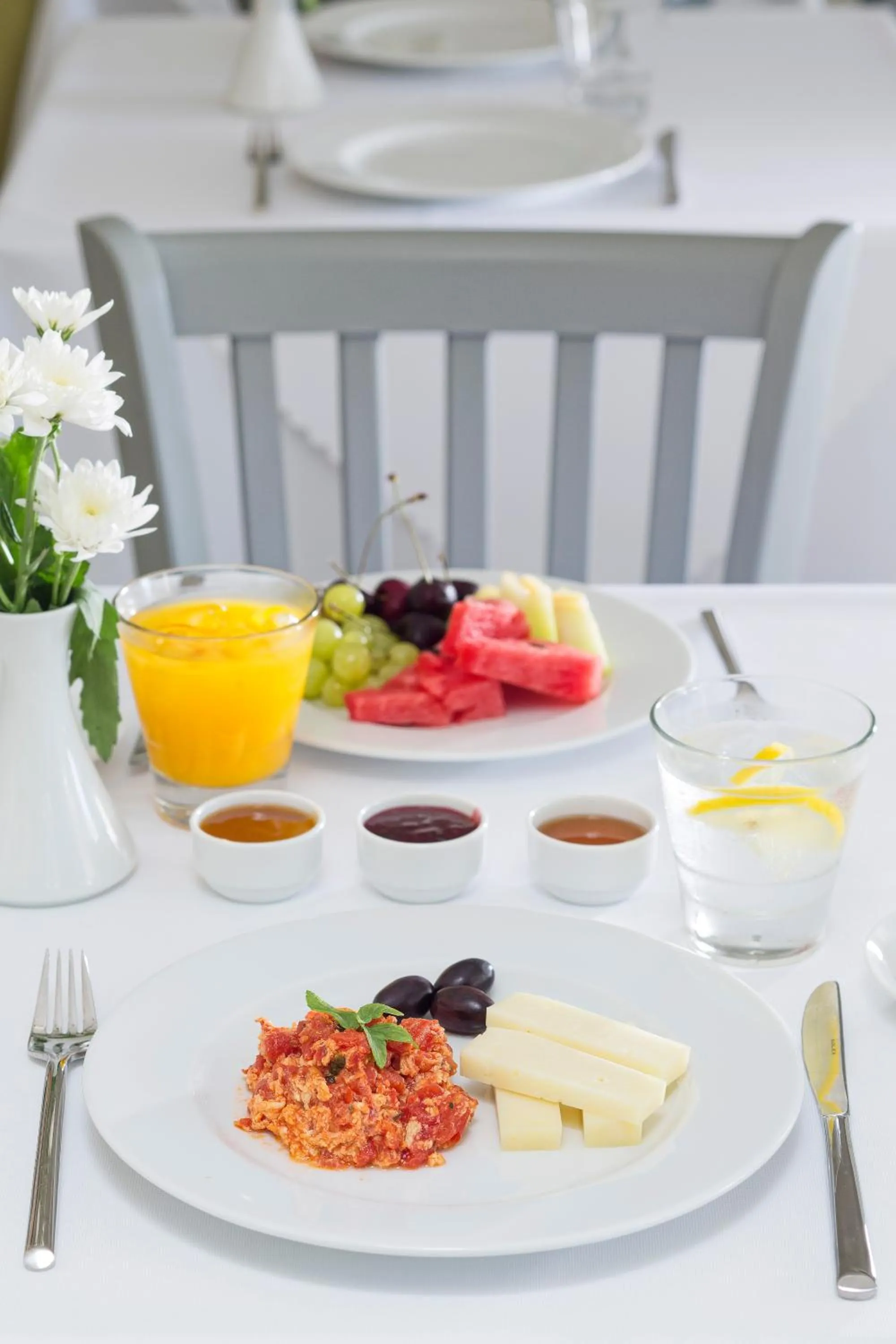 Food in Kouros Art Hotel - Designed for Adults