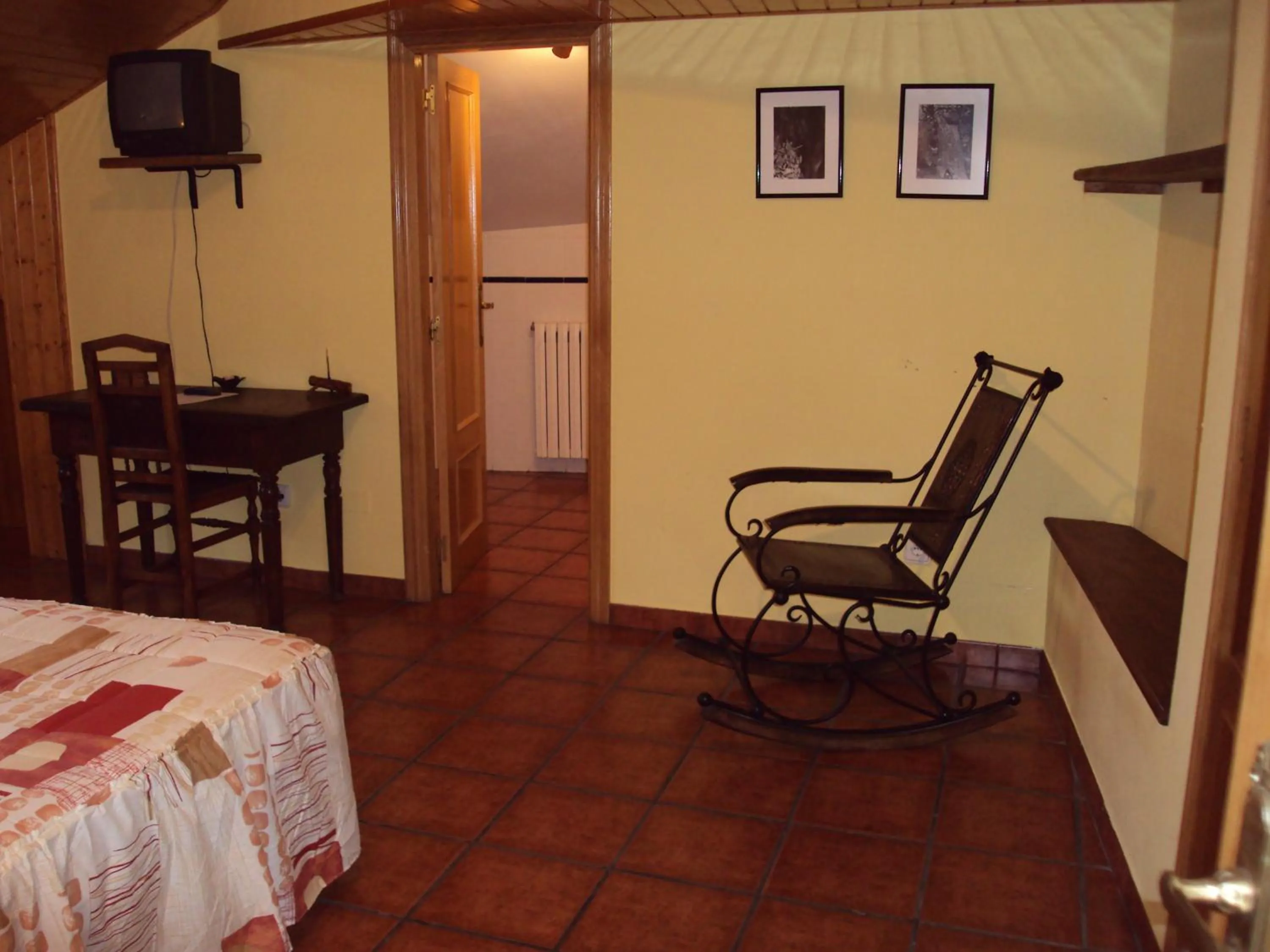 Photo of the whole room in Hotel Rural Valle de Ancares