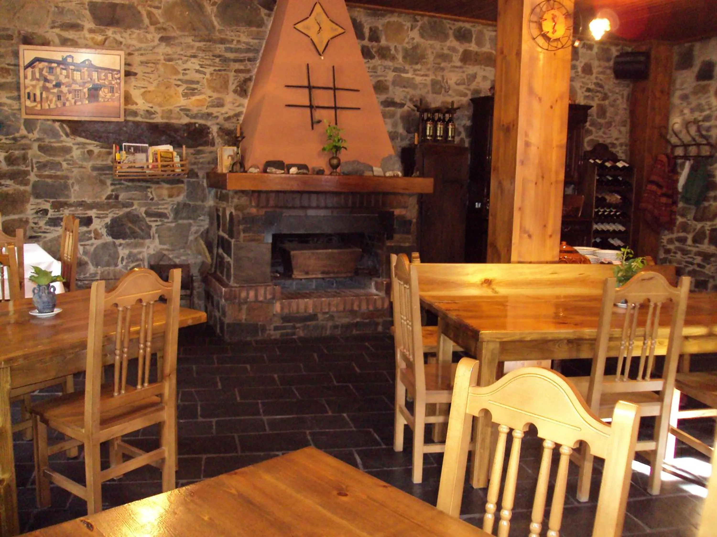 Restaurant/places to eat in Hotel Rural Valle de Ancares