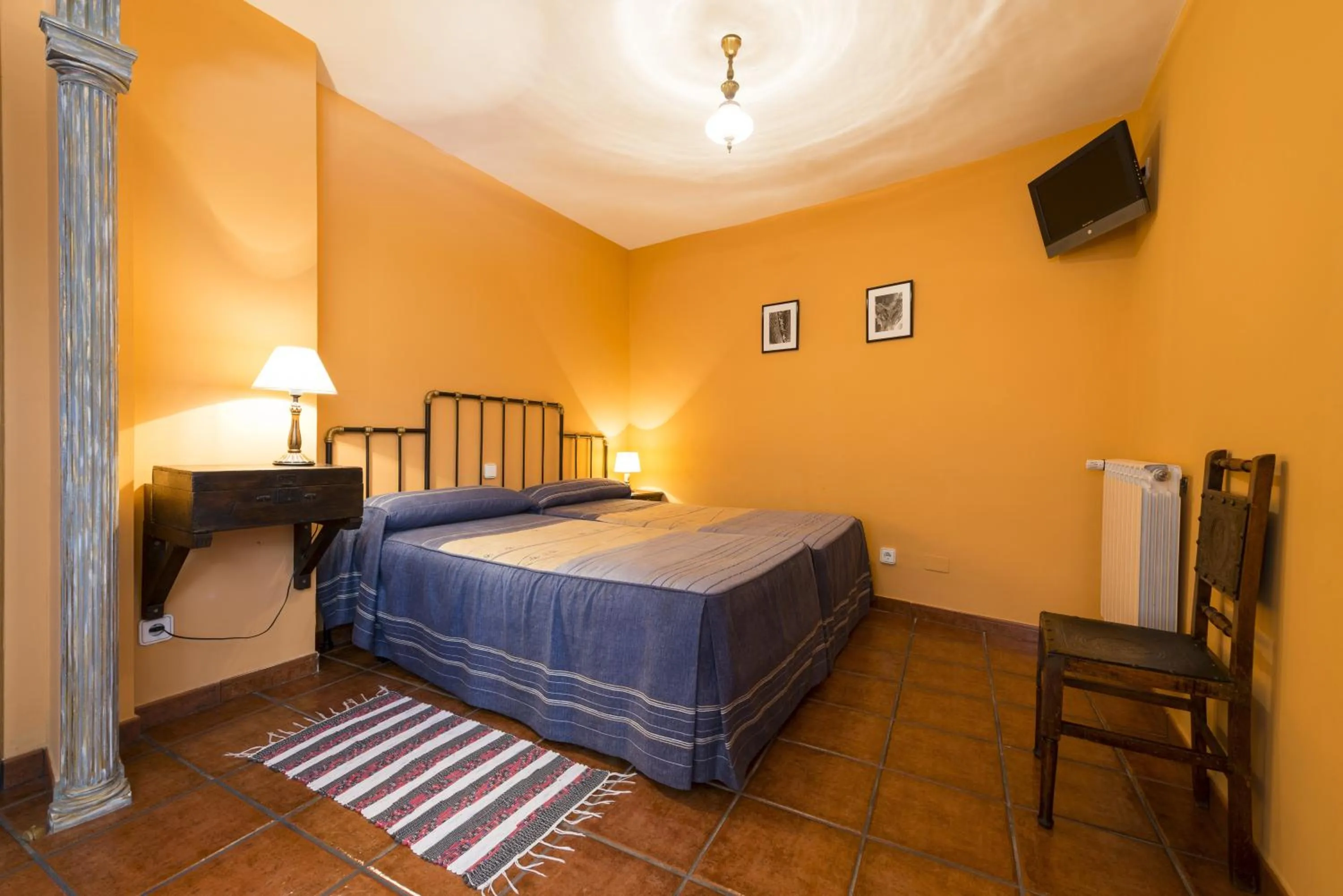 Bed in Hotel Rural Valle de Ancares