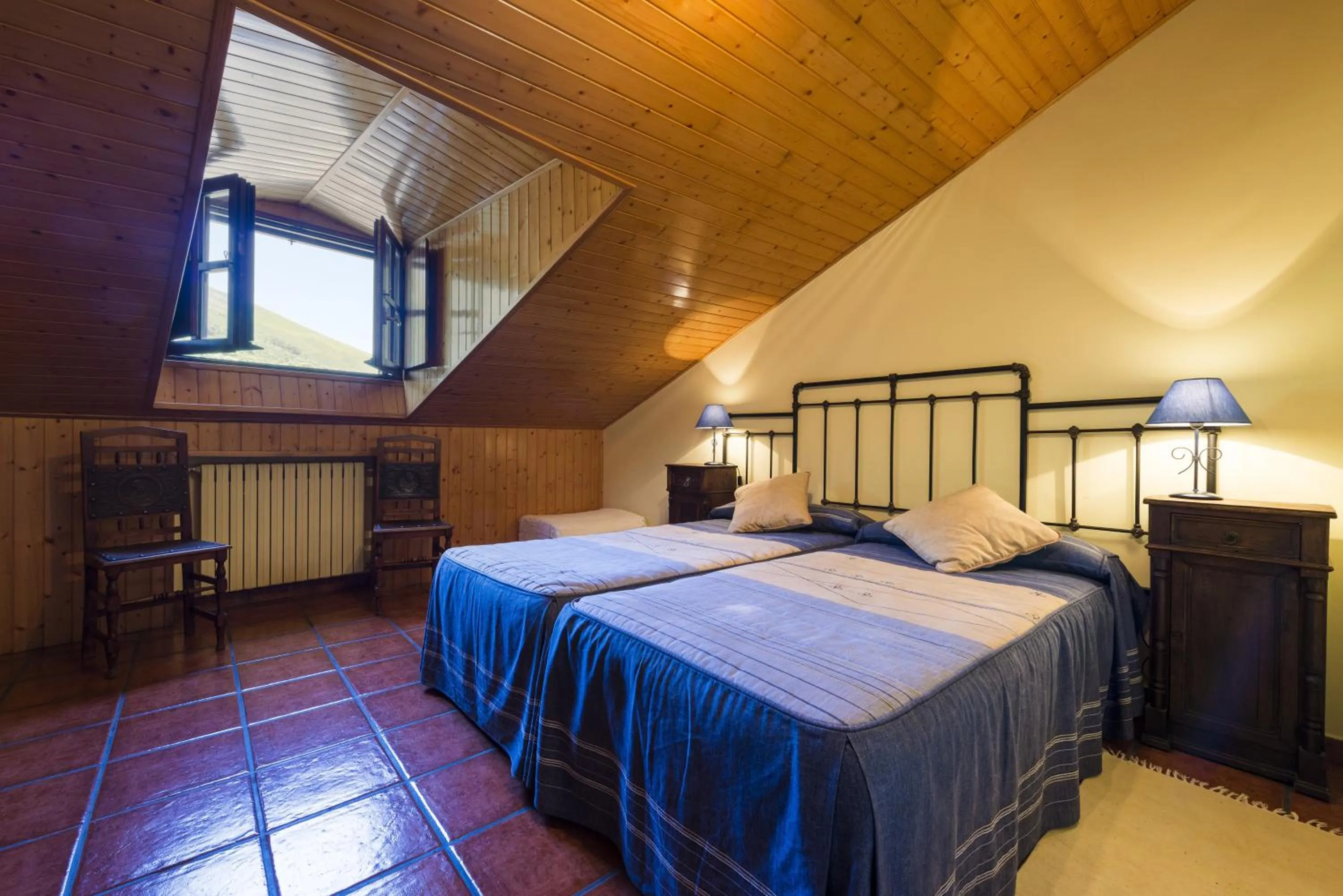 Bed in Hotel Rural Valle de Ancares